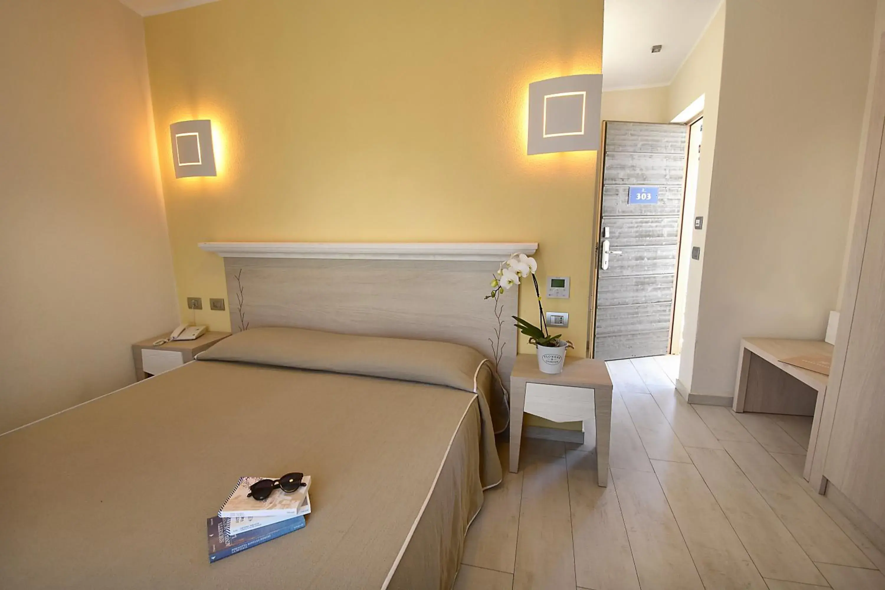 Superior Panoramic Double Room with Terrace - Top Floor in Hotel Belvir Superior Panoramic Double Room with Terrace - Top Floor in Hotel Belvir
