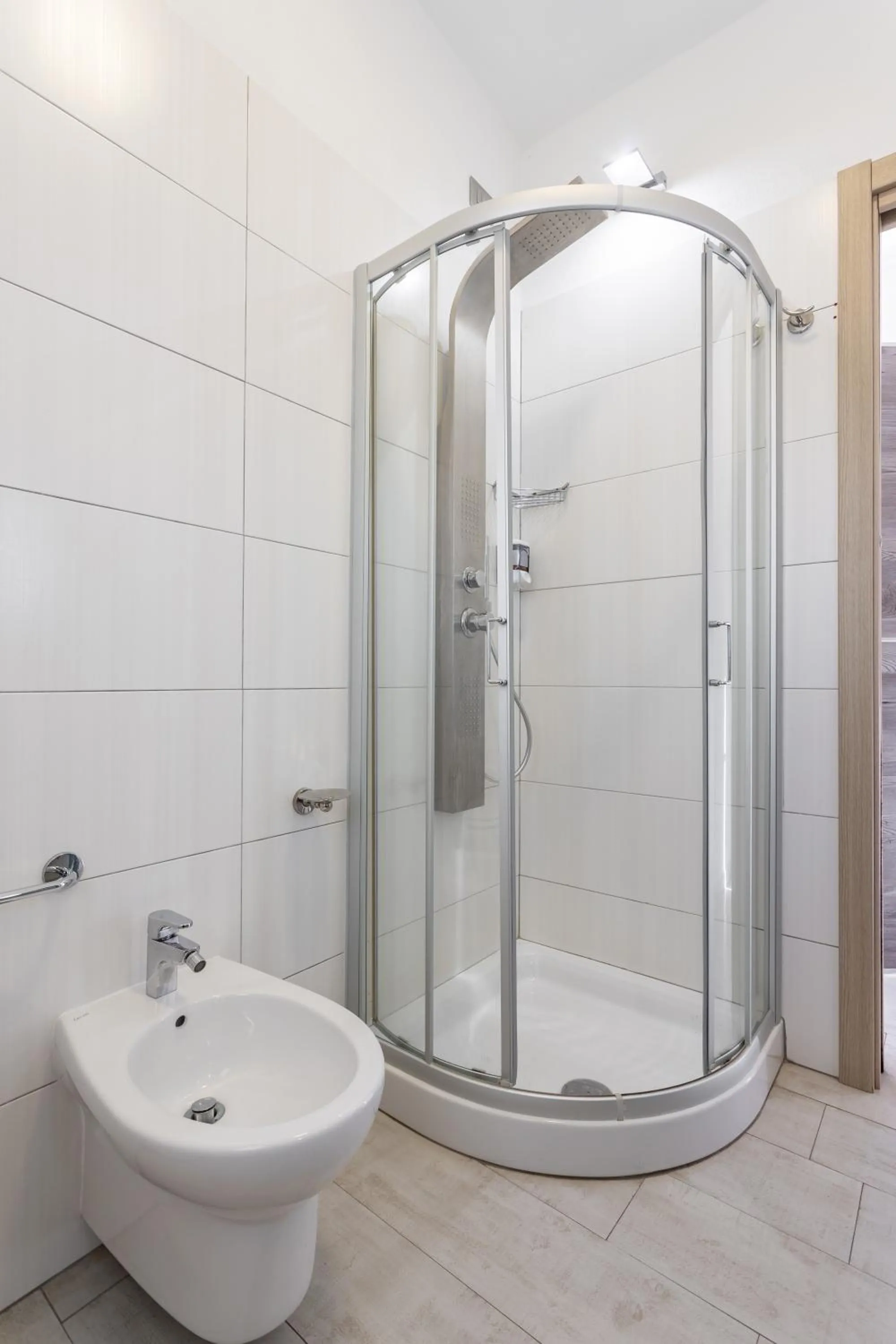 Shower in Hotel Belvir