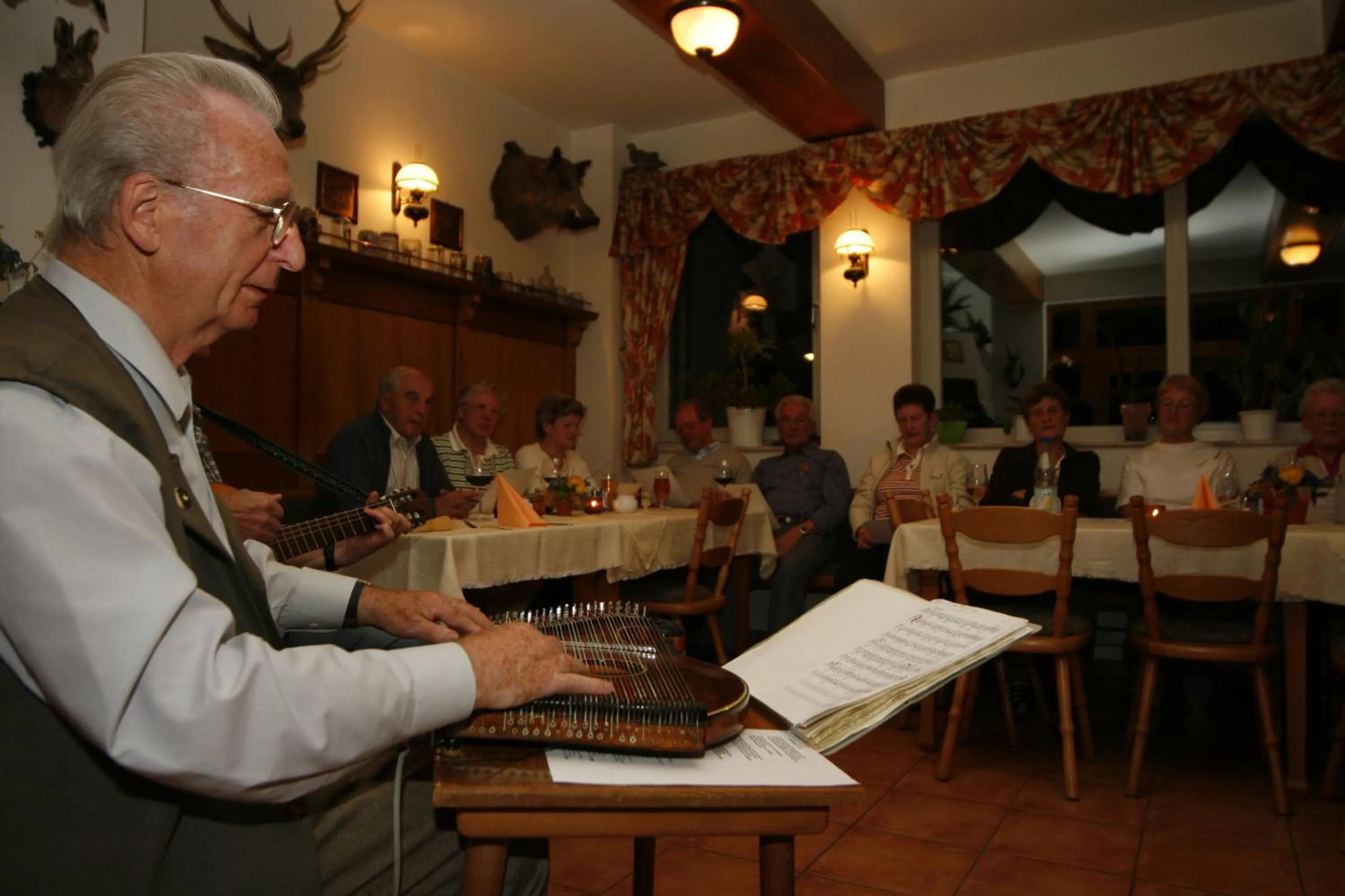 Restaurant/places to eat in Hotel Haus Oberland