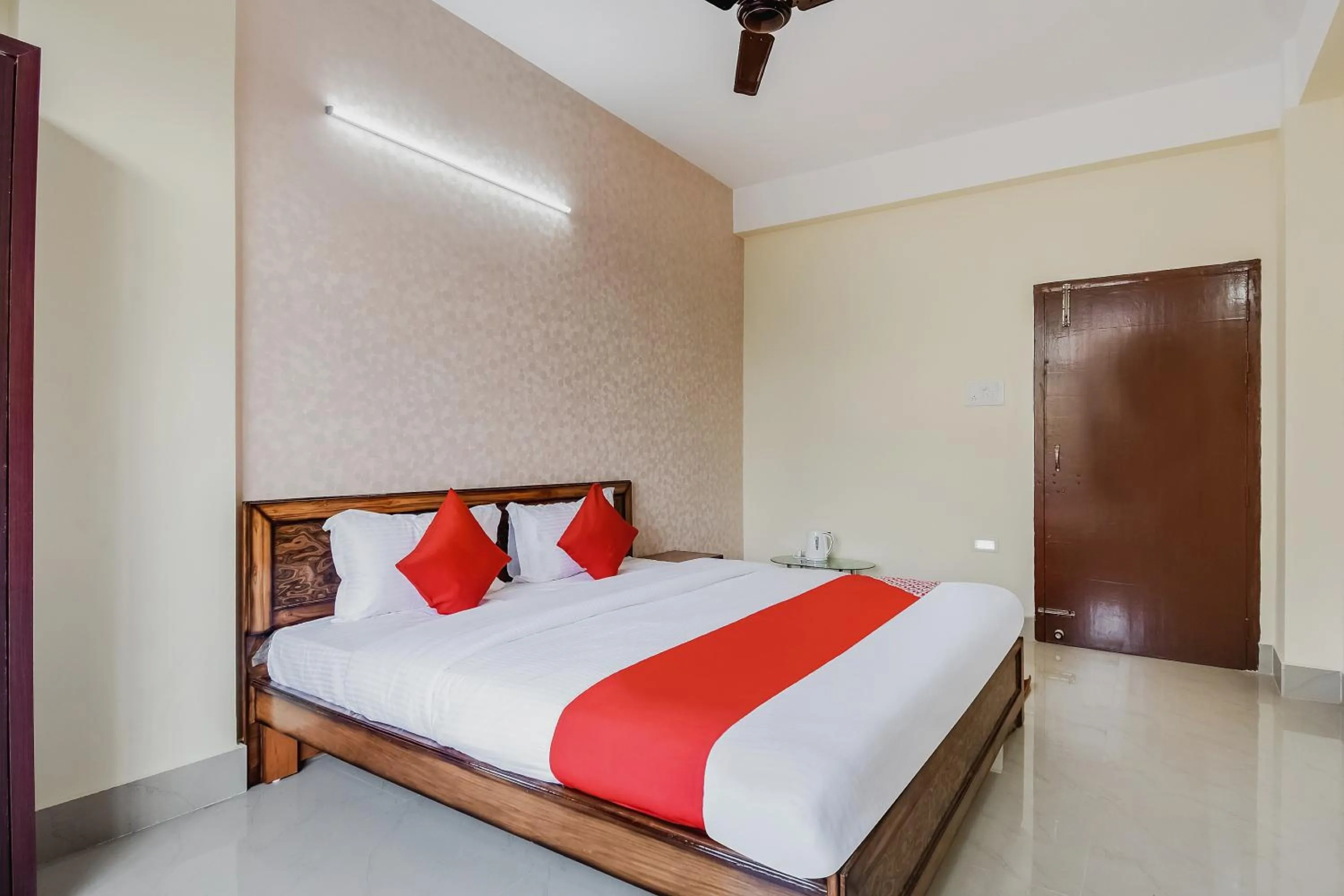 Bedroom, Bed in Super Hotel O Royal Pearl Inn