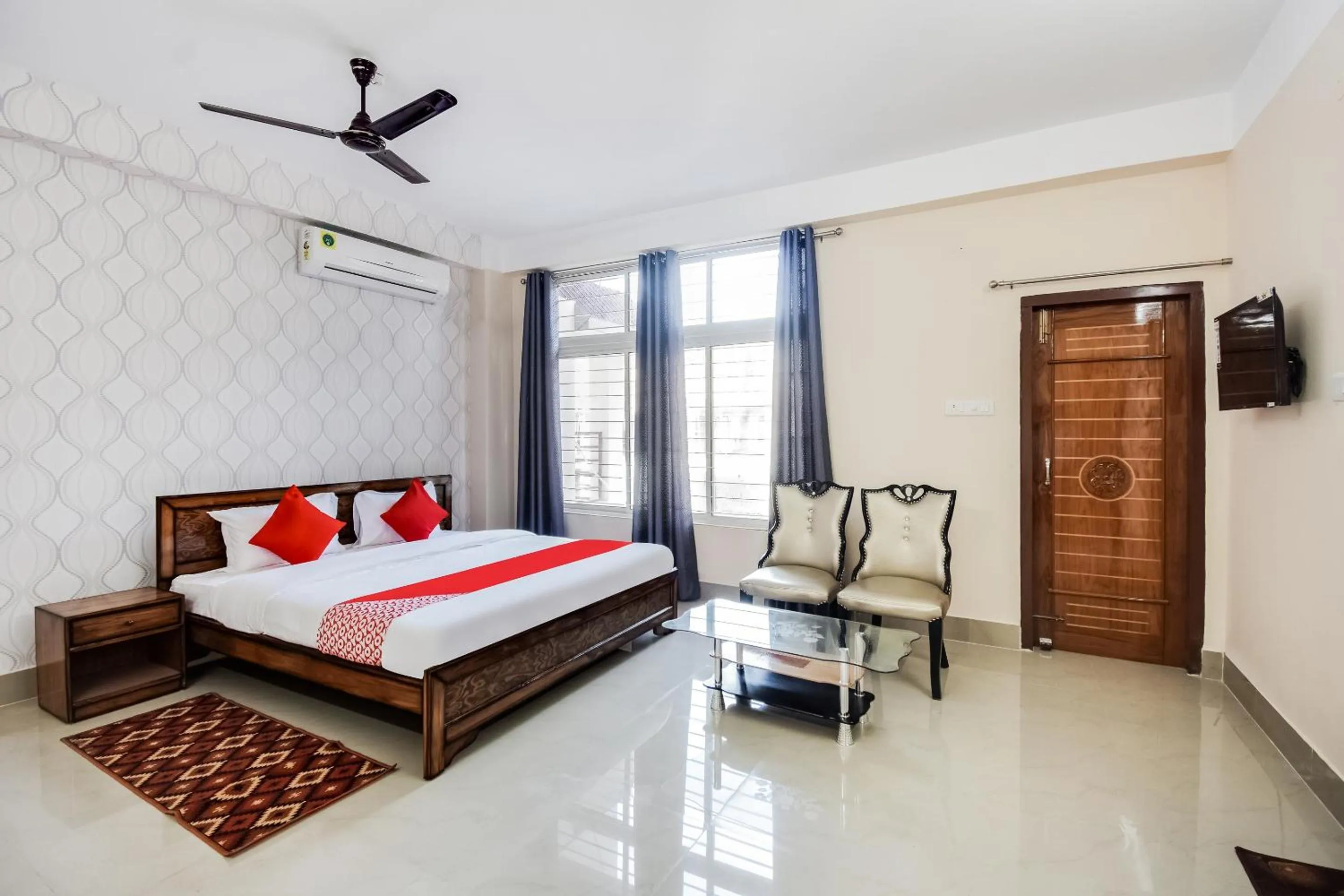 Bedroom, Bed in Super Hotel O Royal Pearl Inn