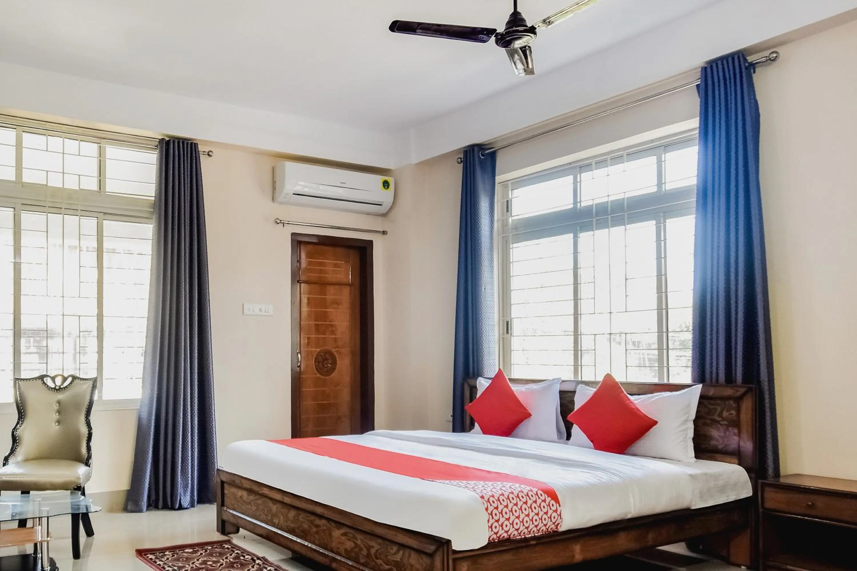 Bedroom, Bed in Super Hotel O Royal Pearl Inn