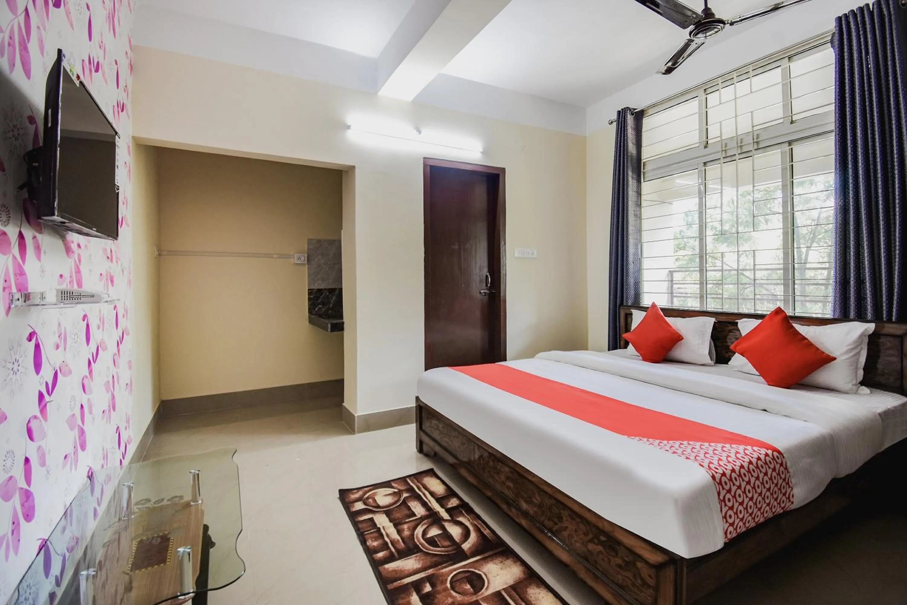 Bedroom, Bed in Super Hotel O Royal Pearl Inn