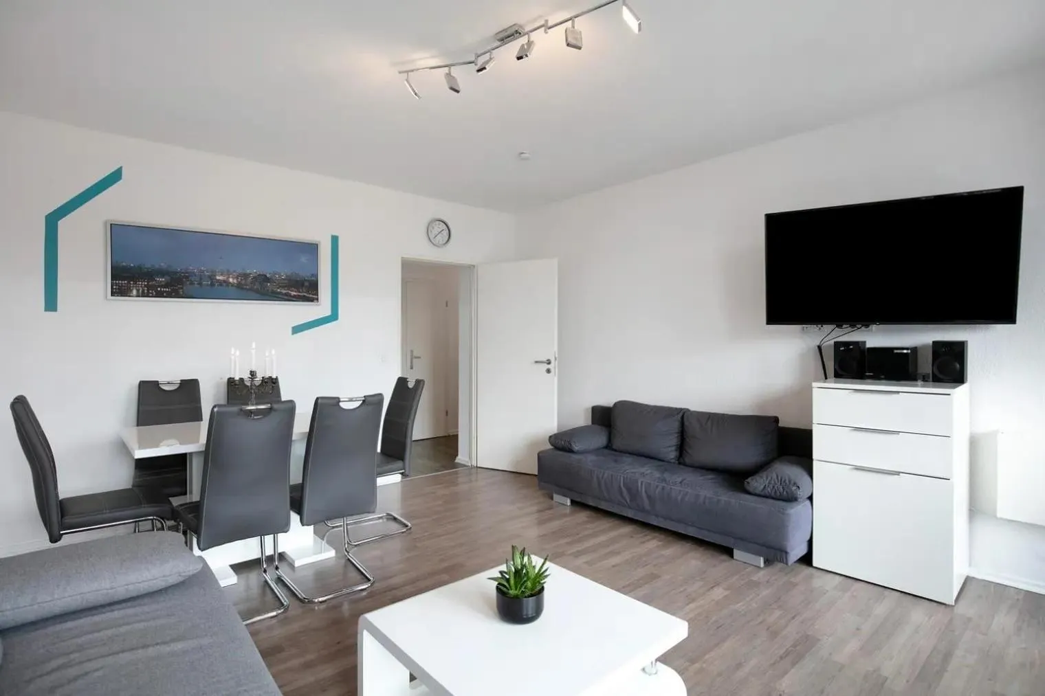 TV and multimedia in Apartments Schöneberg