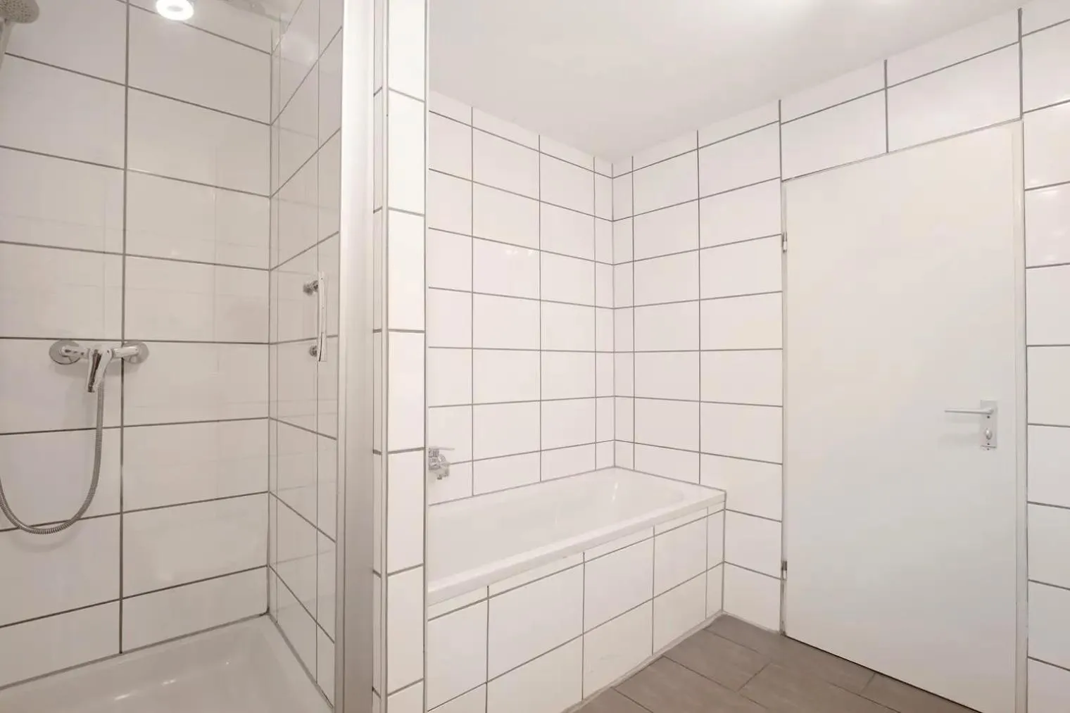 Shower in Apartments Schöneberg