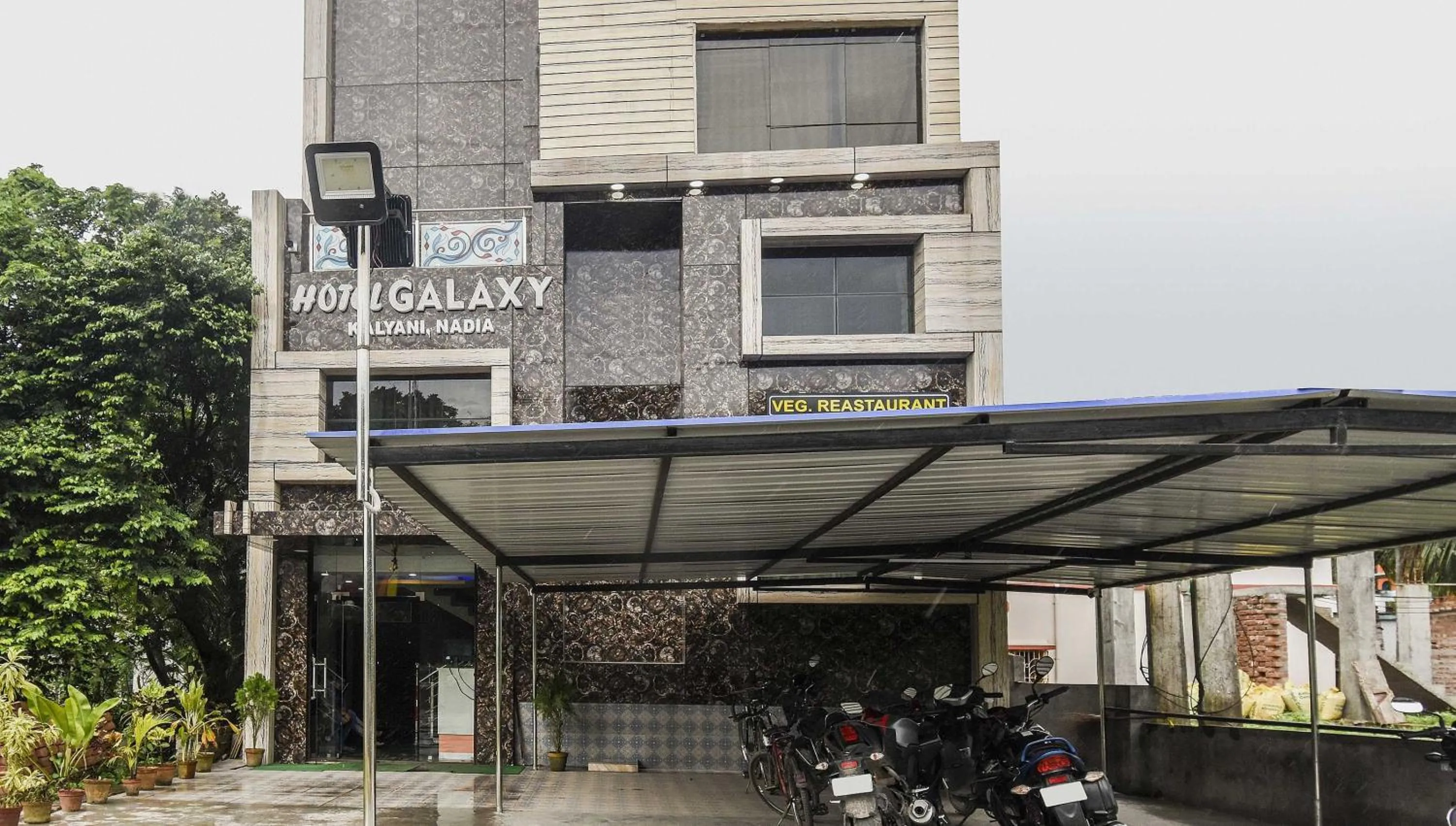 Facade/entrance in Hotel O Galaxy