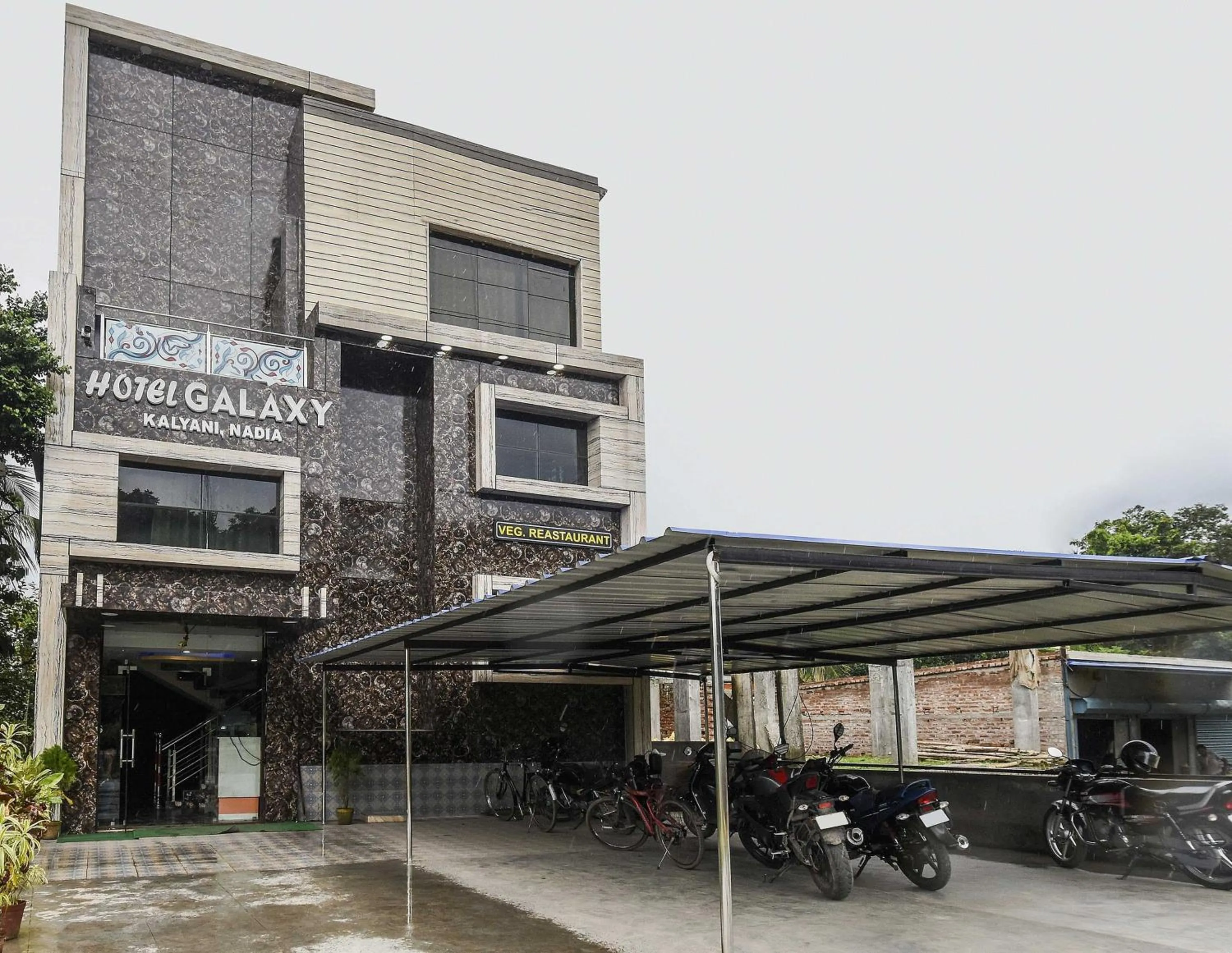 Facade/entrance in Hotel O Galaxy