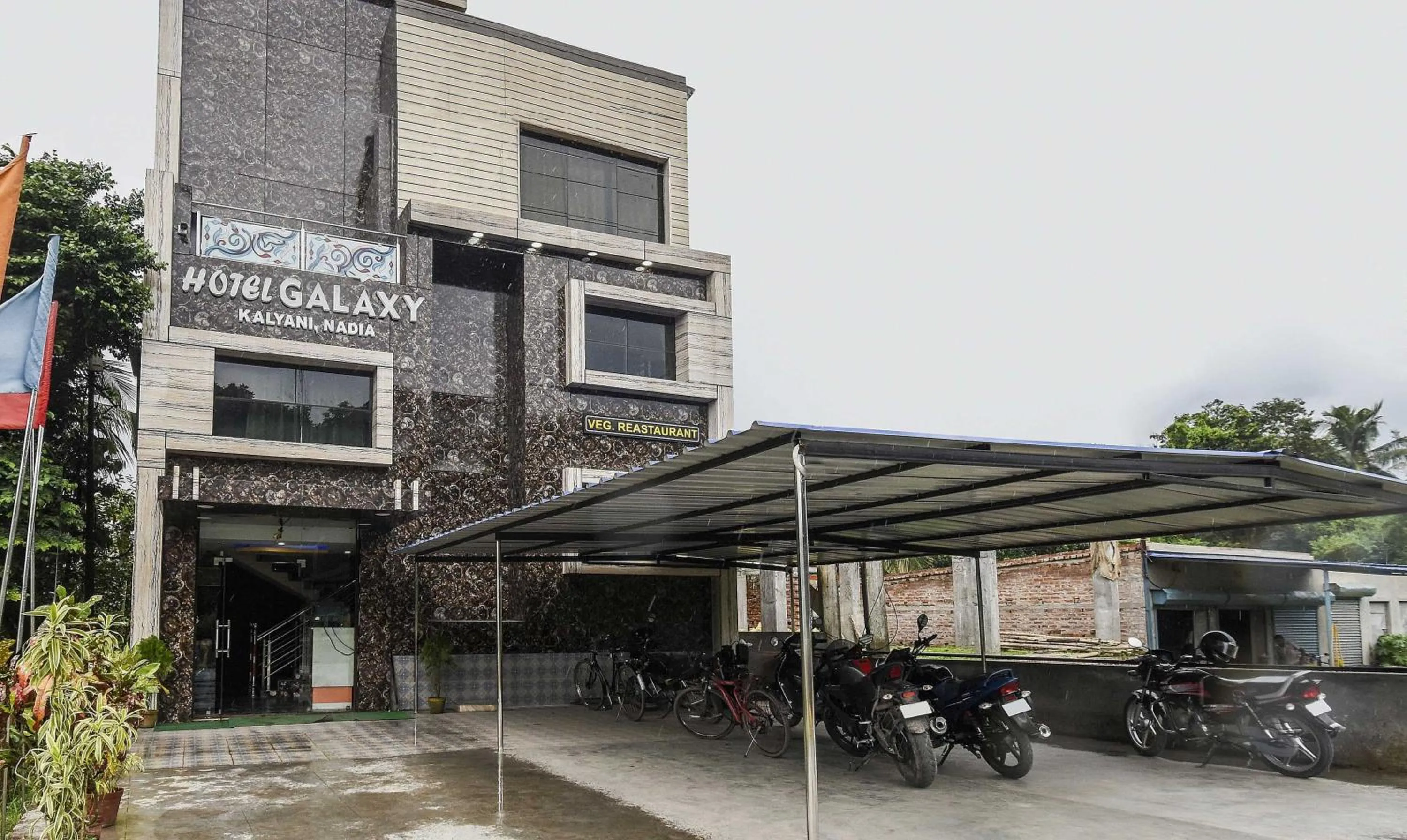 Facade/entrance in Hotel O Galaxy