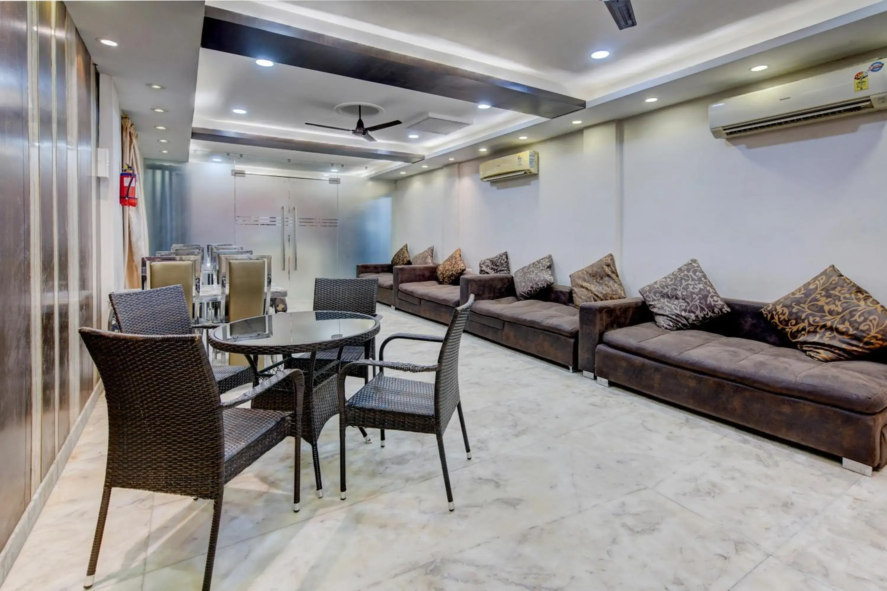 Restaurant/places to eat in Treebo Soho Newtown Near New Town Bus Stand Restaurant/places to eat in Treebo Soho Newtown Near New Town Bus Stand