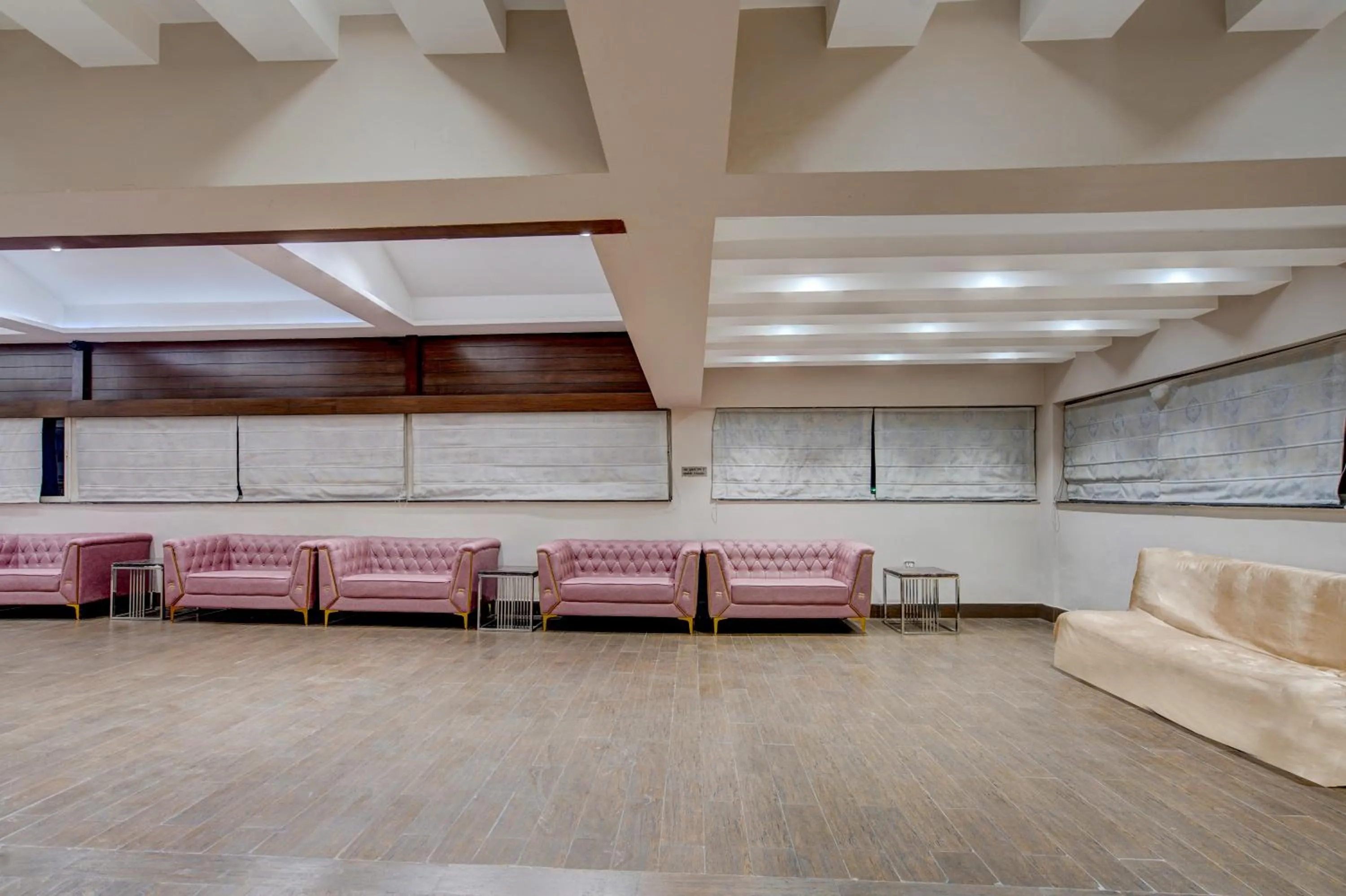 Banquet/Function facilities in Treebo Soho Newtown Near New Town Bus Stand