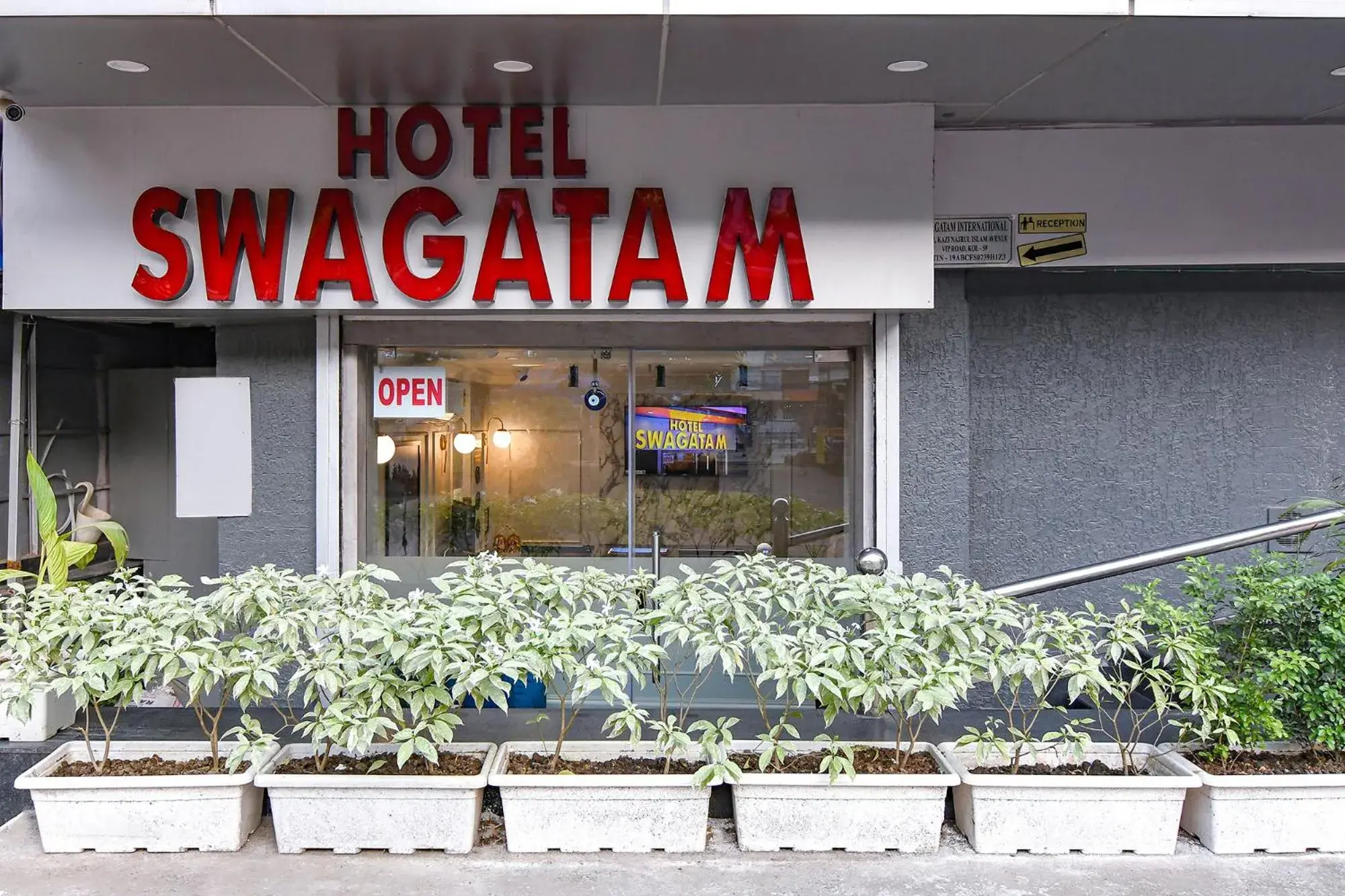 Facade/entrance in FabHotel Prime Swagatam International Chinar Park Facade/entrance in FabHotel Prime Swagatam International Chinar Park