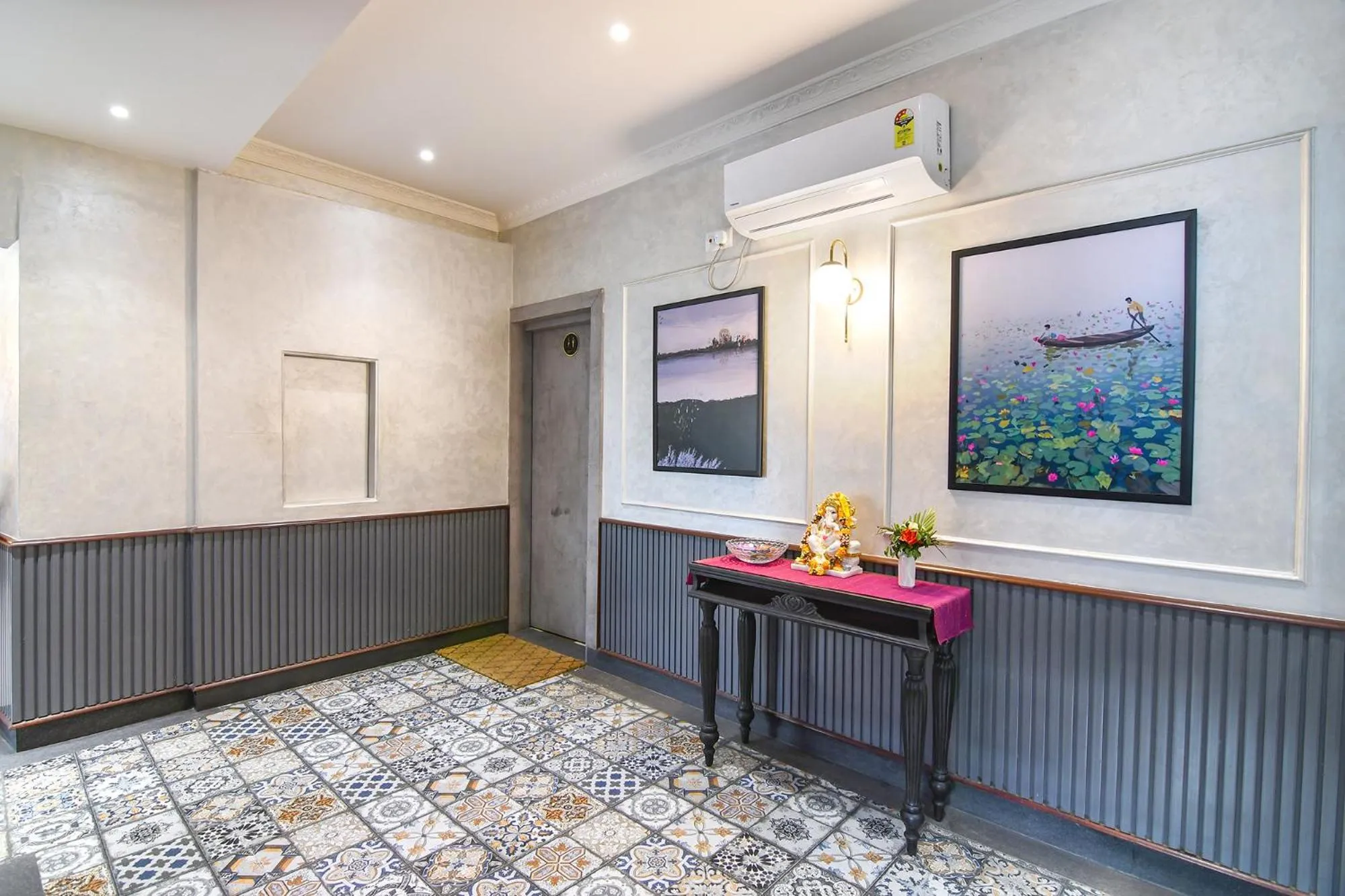 Lobby or reception in FabHotel Prime Swagatam International Chinar Park