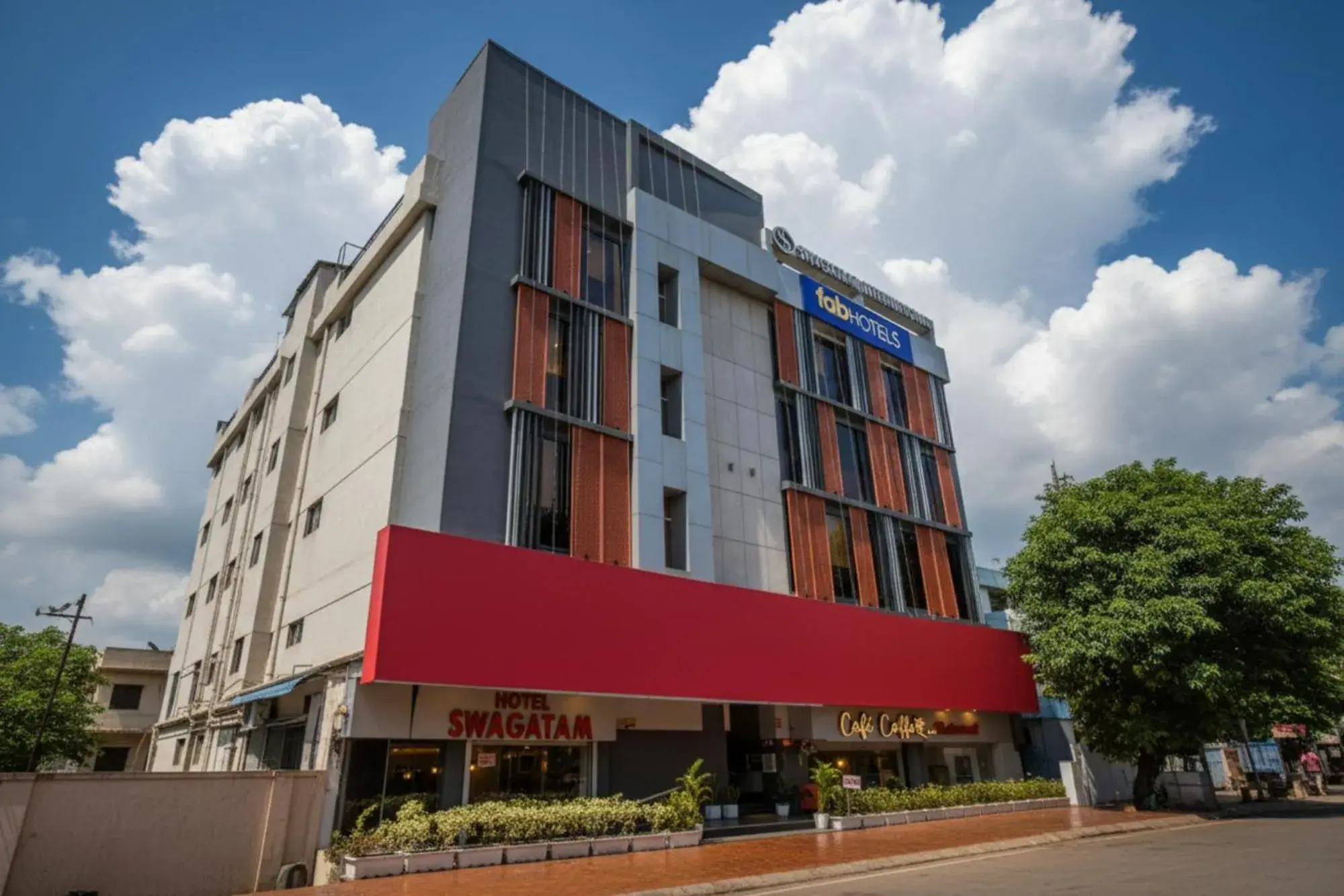 Property building in FabHotel Prime Swagatam International Chinar Park Property building in FabHotel Prime Swagatam International Chinar Park