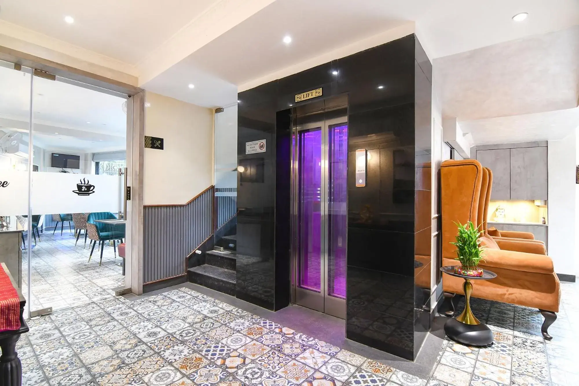 Lobby or reception in FabHotel Prime Swagatam International Chinar Park Lobby or reception in FabHotel Prime Swagatam International Chinar Park