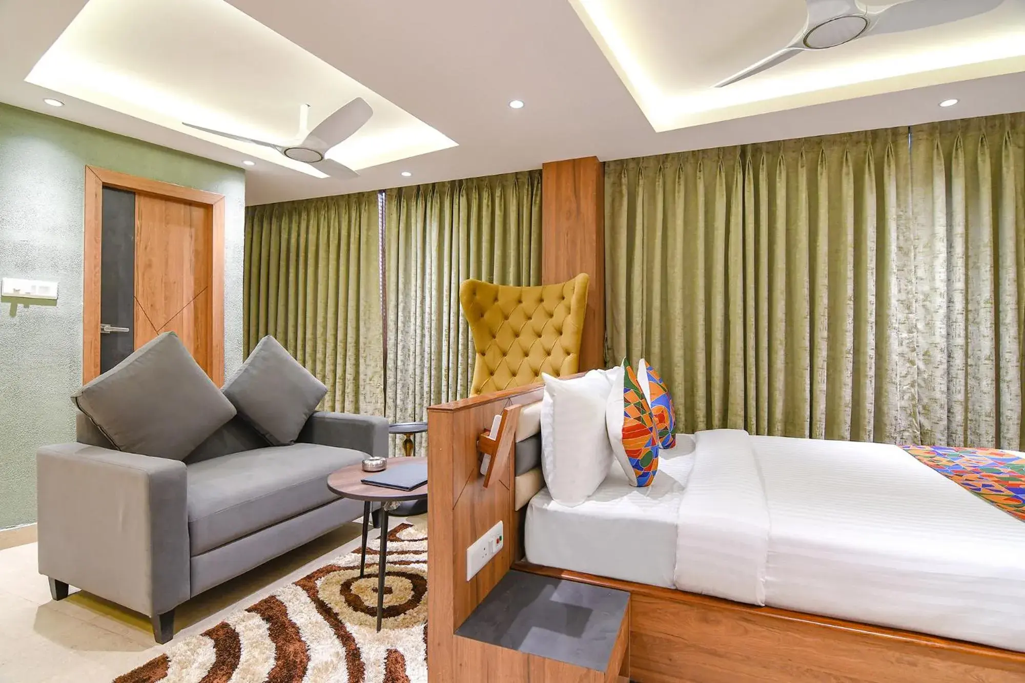 Bed in FabHotel Prime Swagatam International Chinar Park Bed in FabHotel Prime Swagatam International Chinar Park