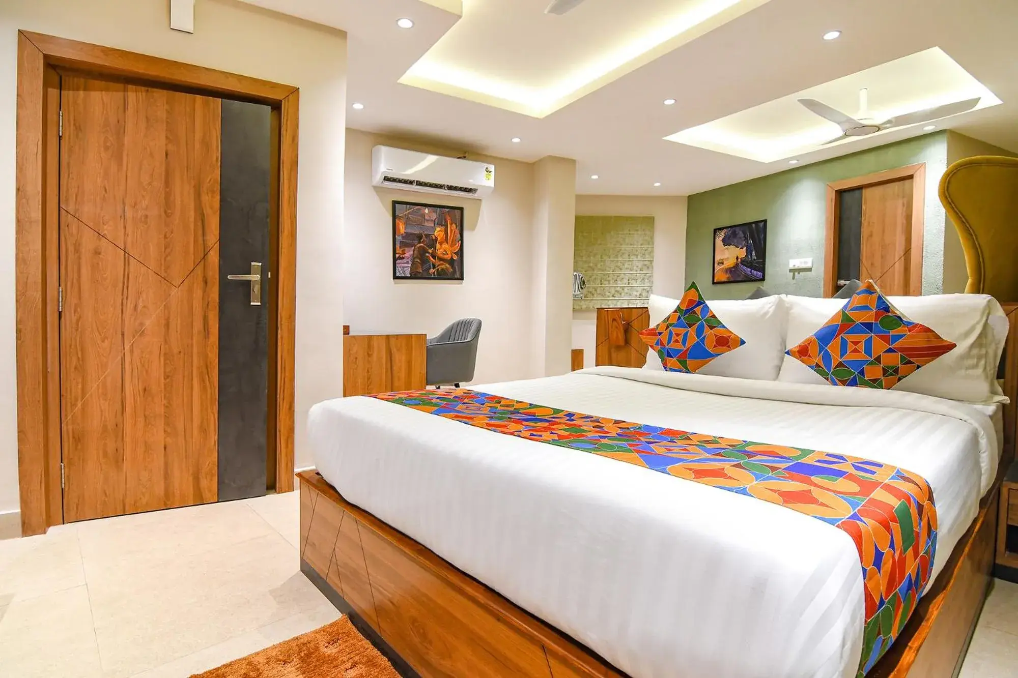 Bed in FabHotel Prime Swagatam International Chinar Park Bed in FabHotel Prime Swagatam International Chinar Park