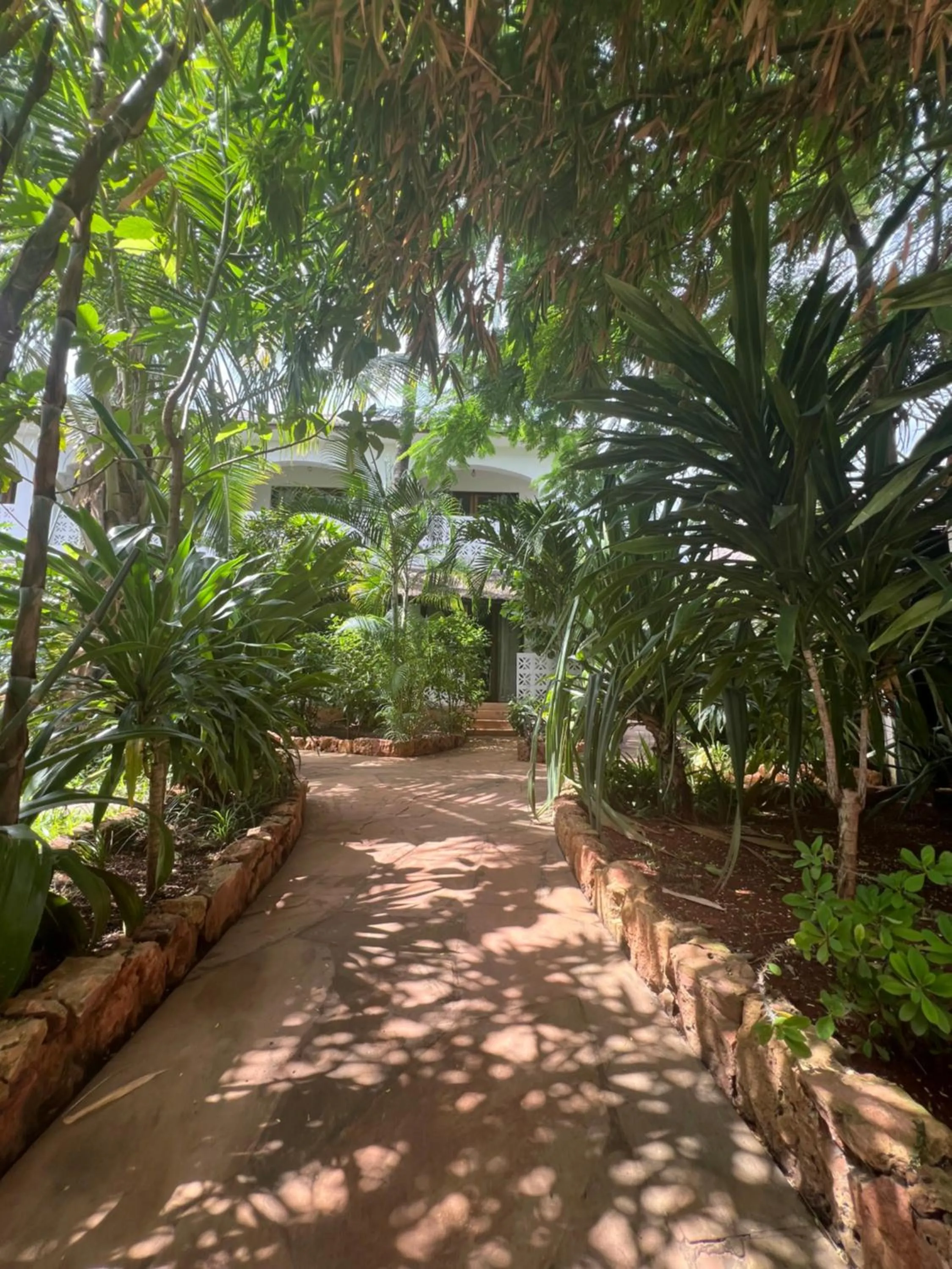 Property building in Siri Beach Lodge