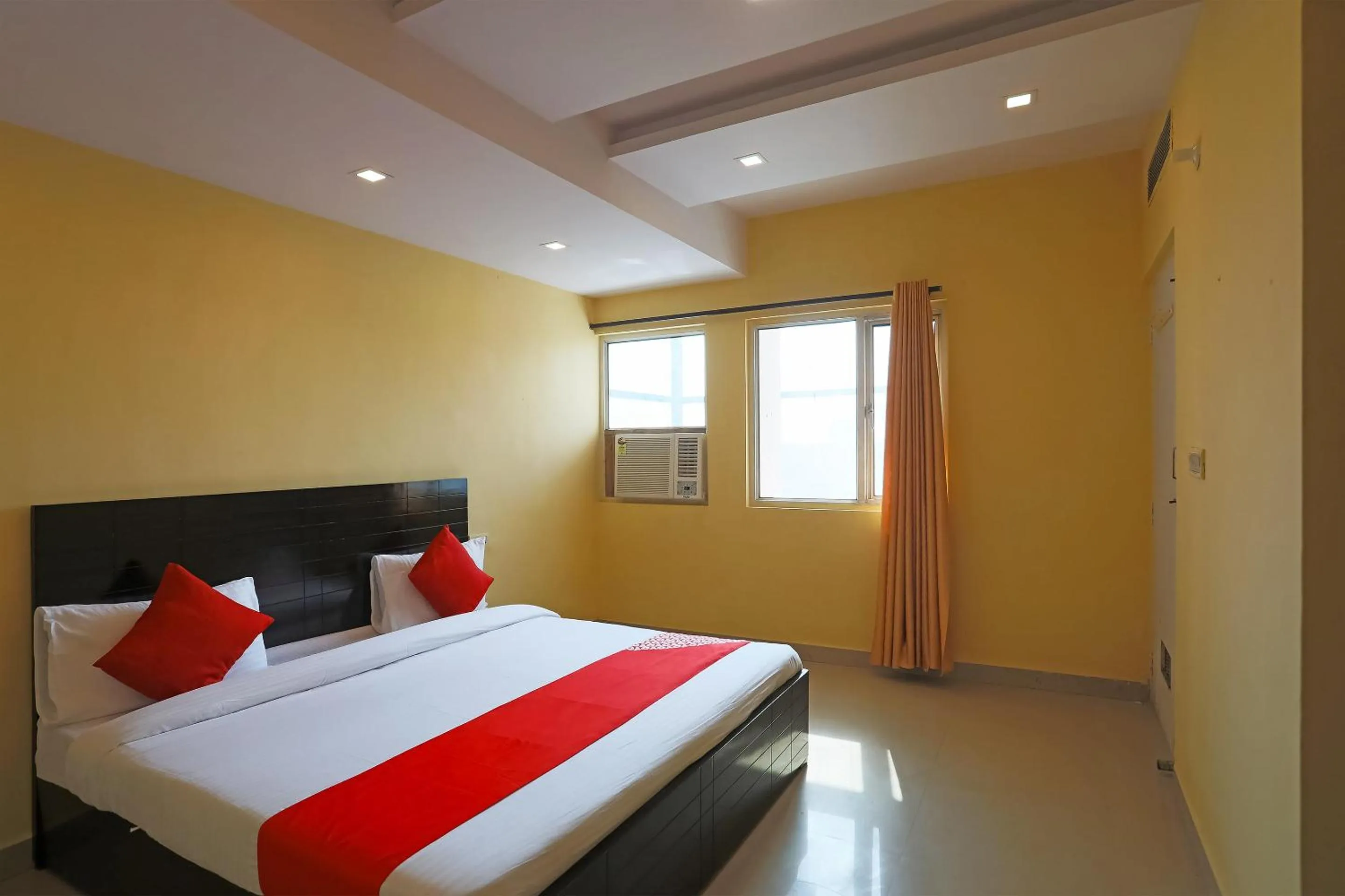 Bedroom, Bed in Hotel O M.M. Paradise & PG