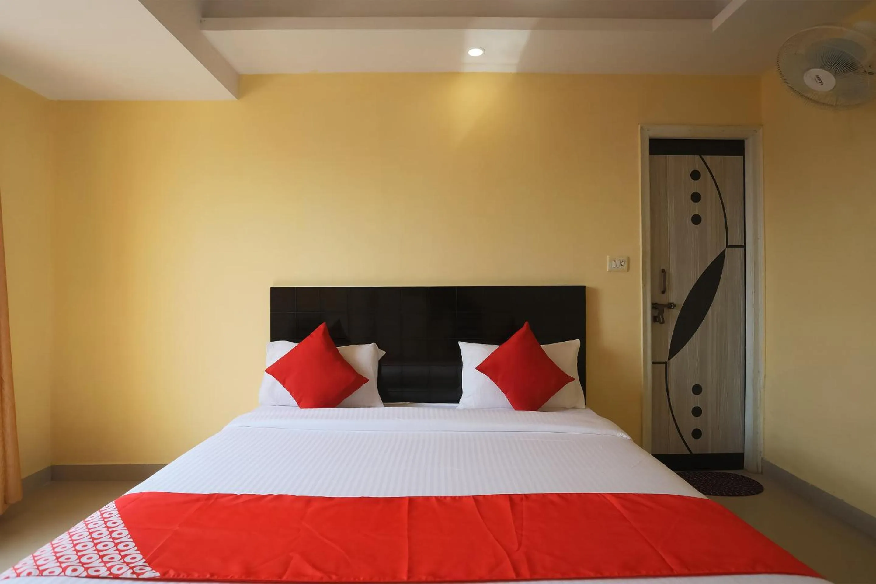 Bedroom, Bed in Hotel O M.M. Paradise & PG