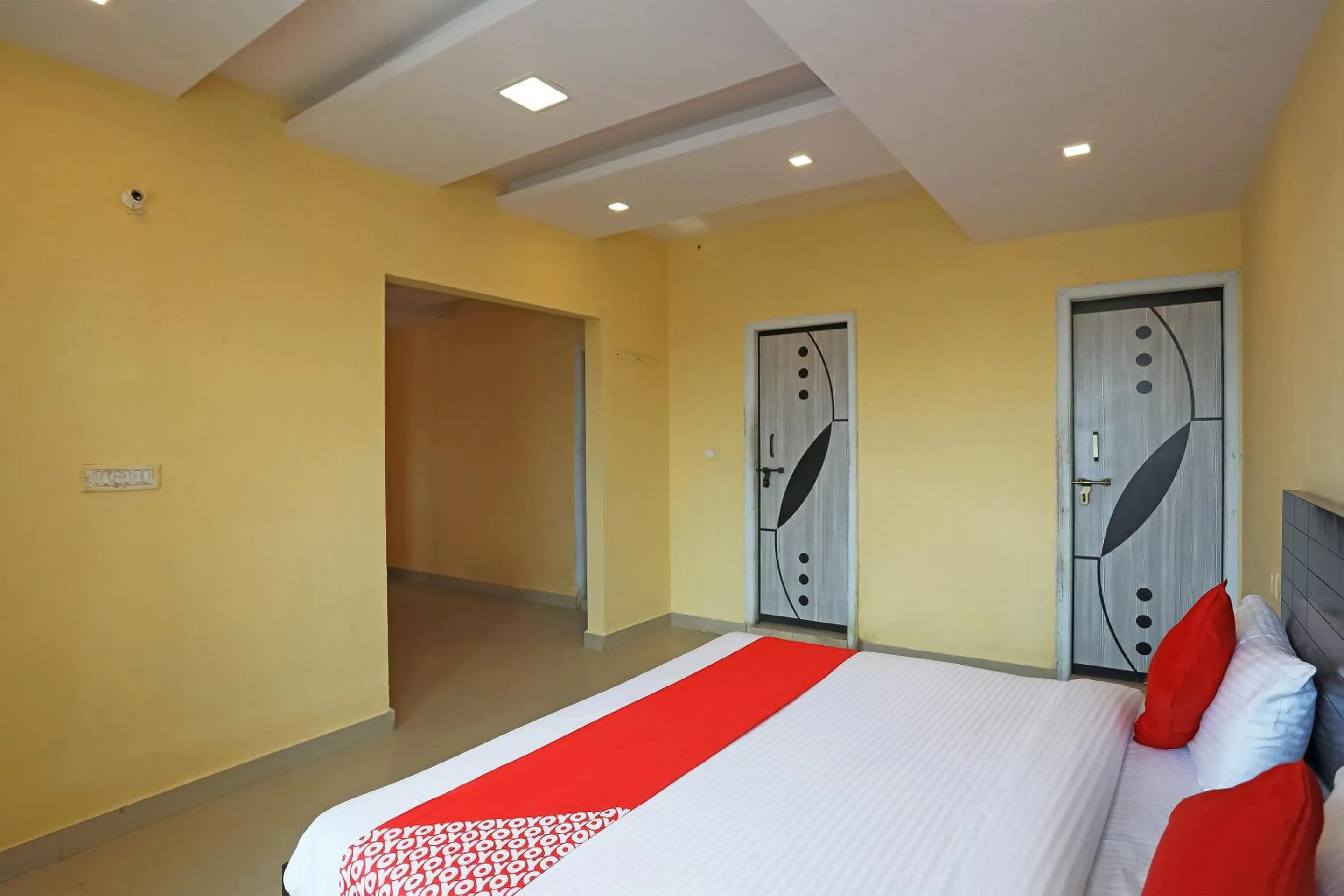 Bedroom, Bed in Hotel O M.M. Paradise & PG