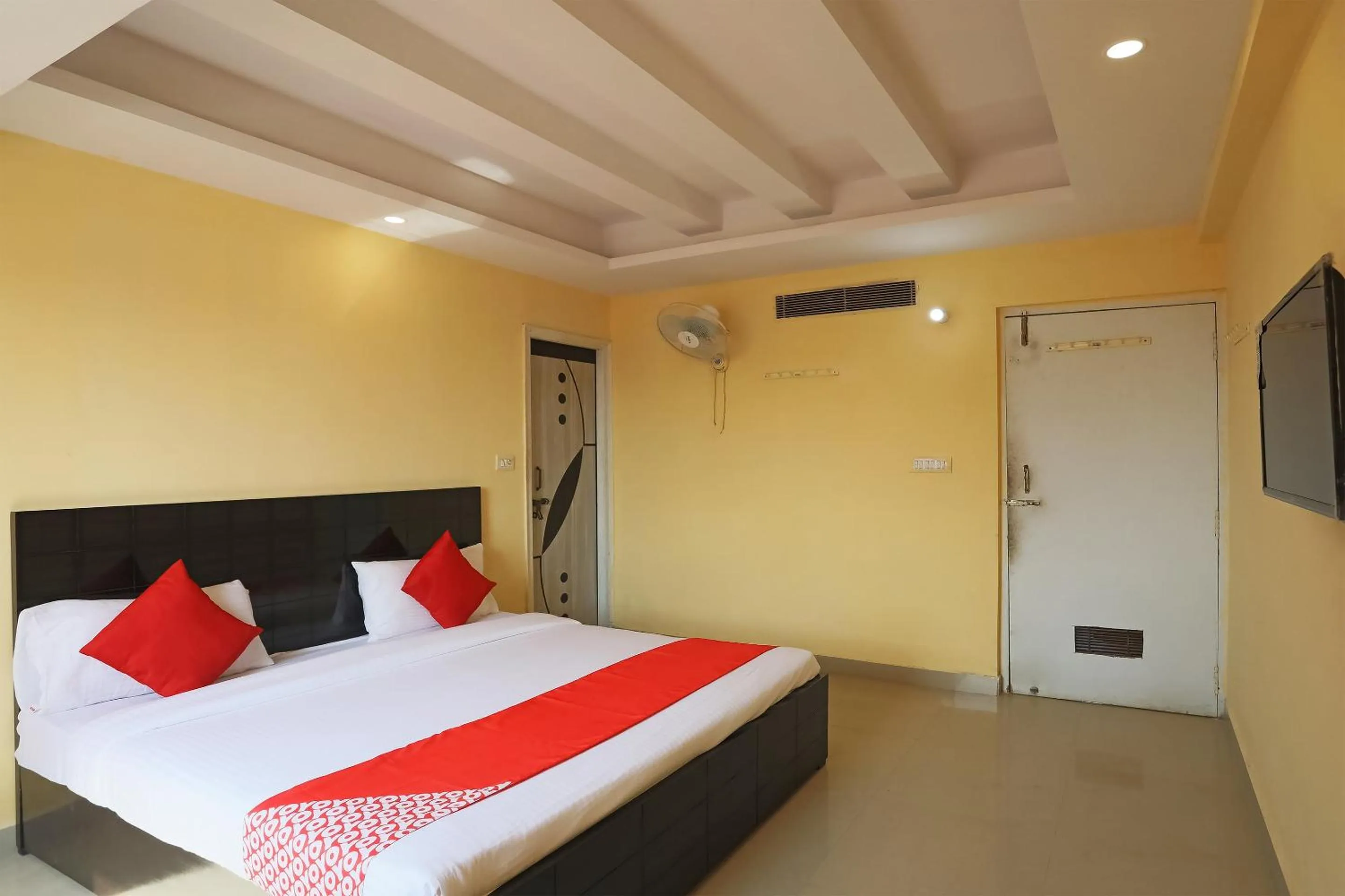 Bedroom, Bed in Hotel O M.M. Paradise & PG