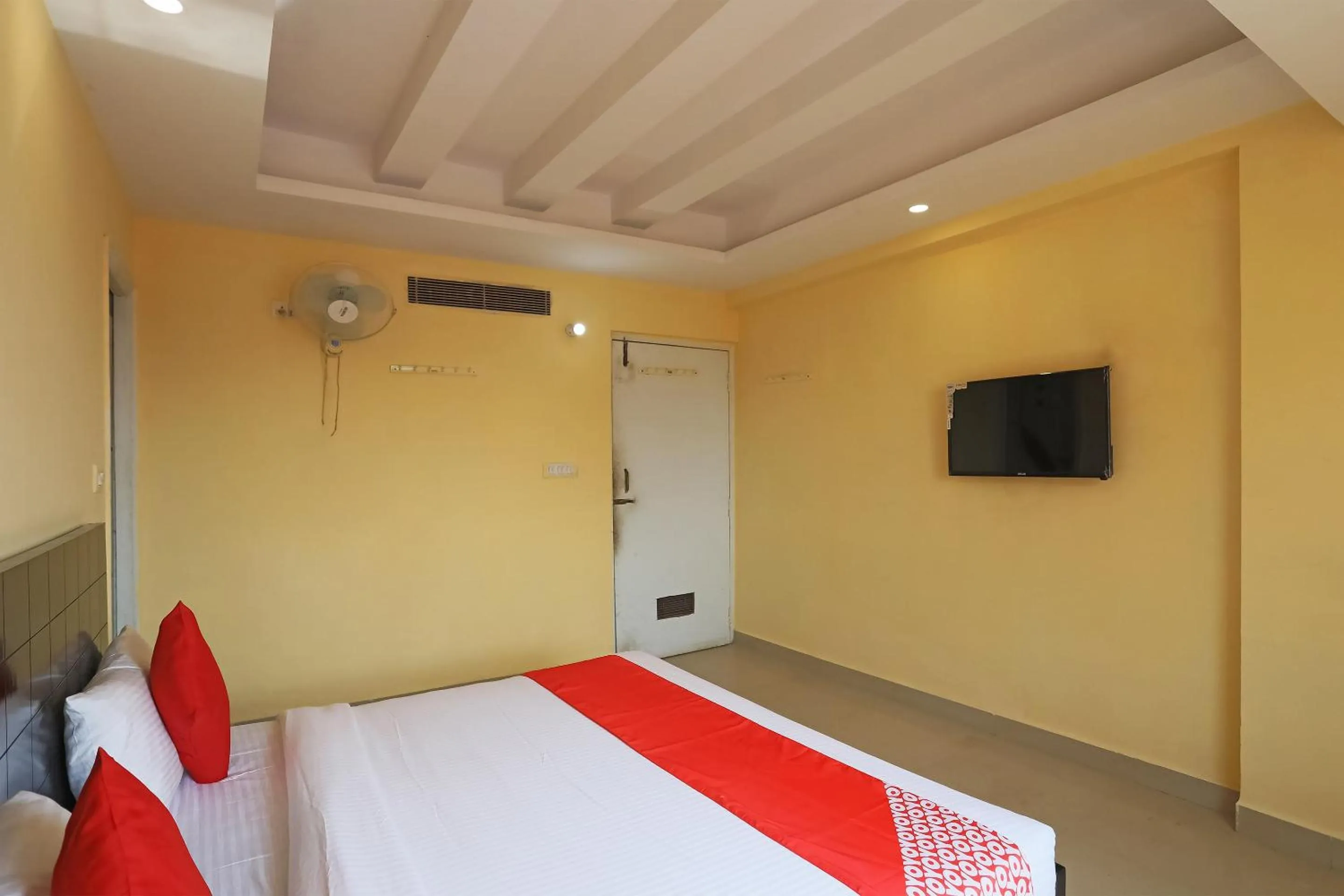 Bedroom, Bed in Hotel O M.M. Paradise & PG