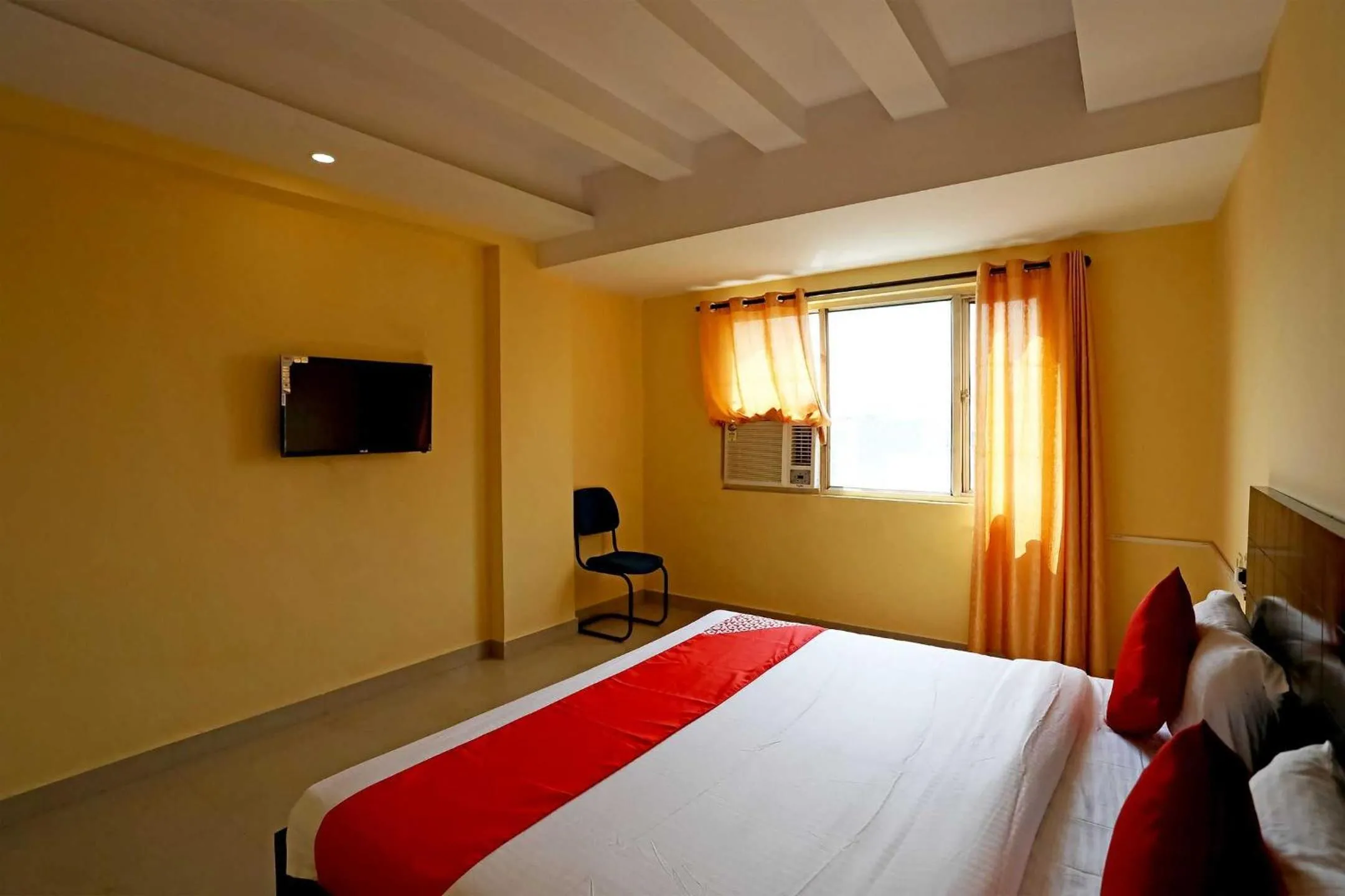 Bedroom in Hotel O M.M. Paradise & PG