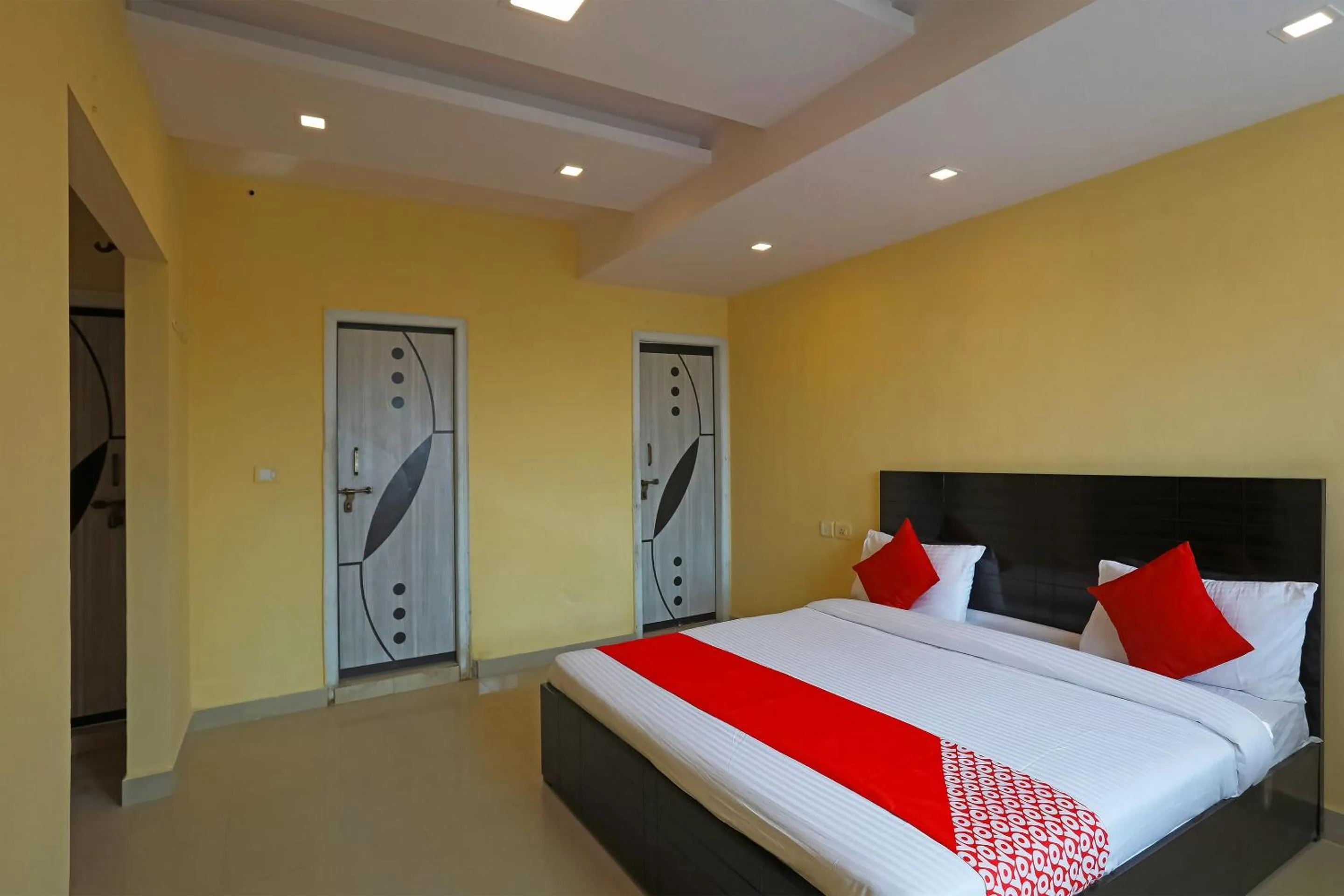 Bedroom, Bed in Hotel O M.M. Paradise & PG