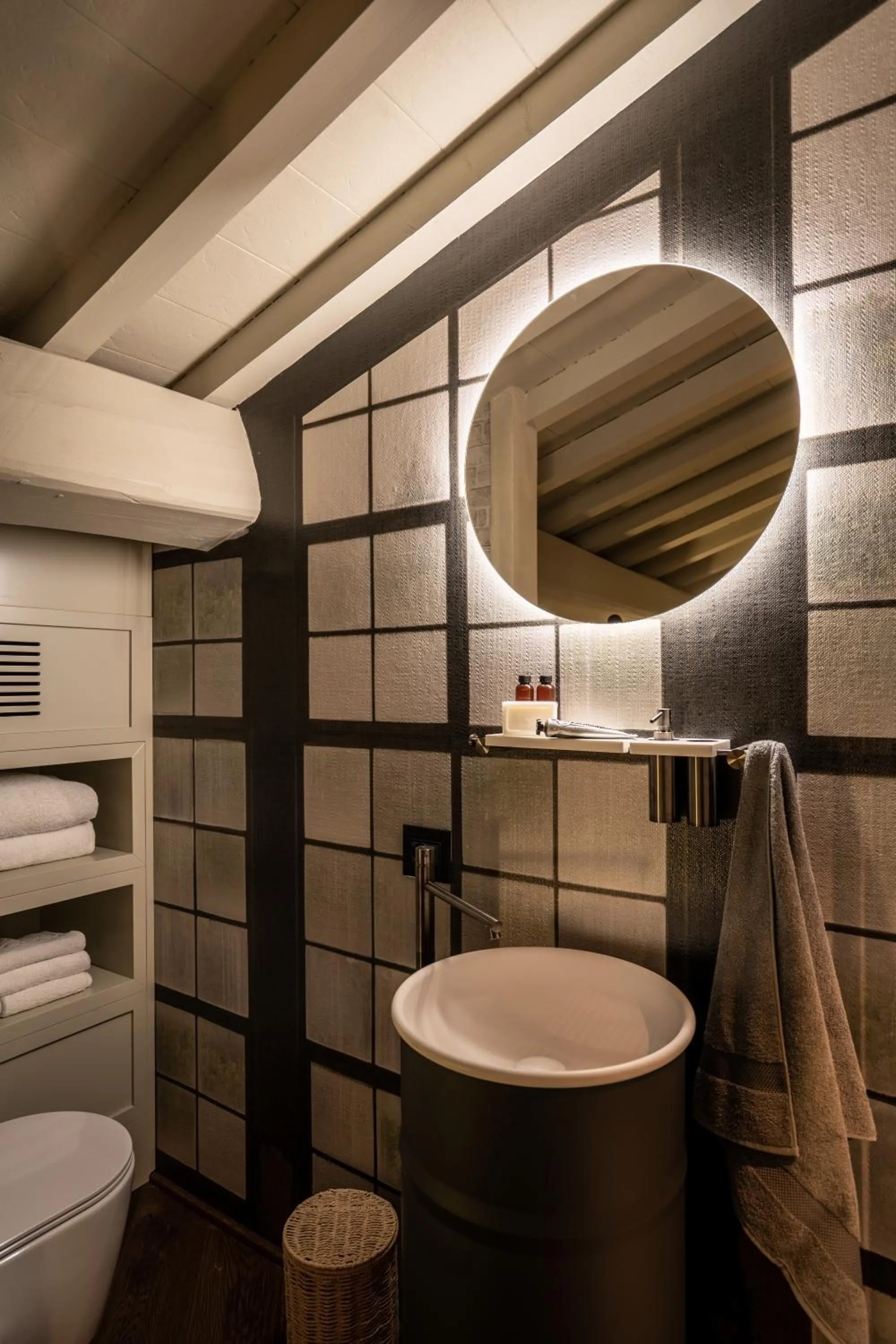 Bathroom in Oltrarno 1881 Apartments