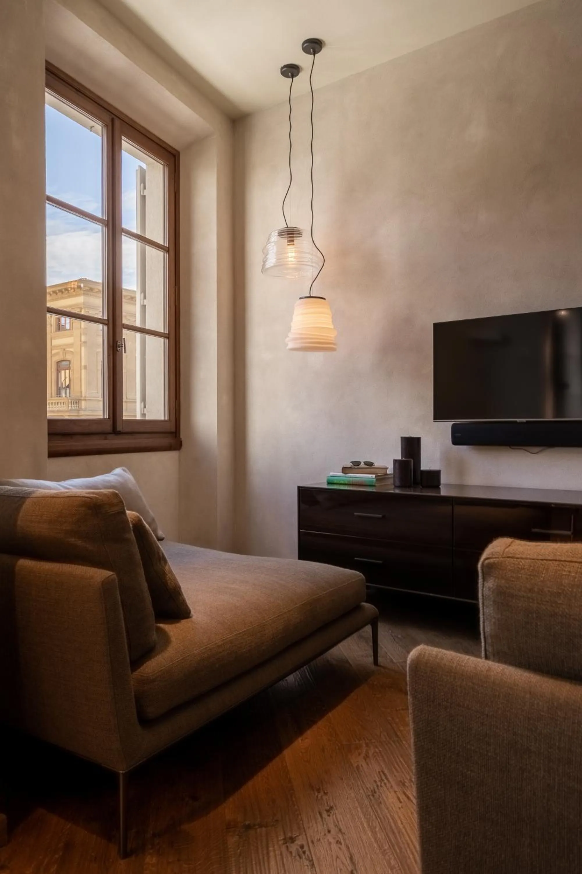 Living room in Oltrarno 1881 Apartments