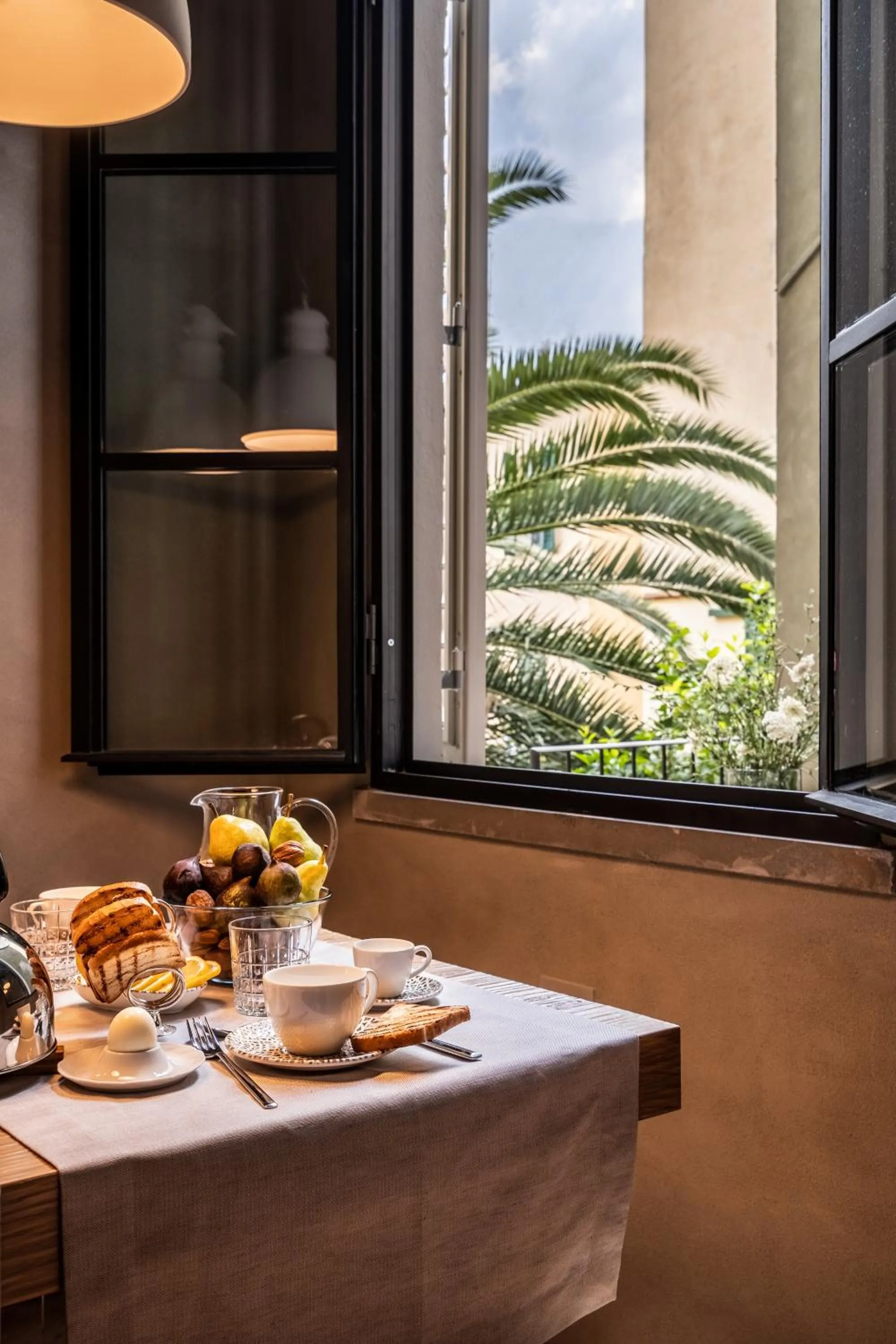 Dining area in Oltrarno 1881 Apartments