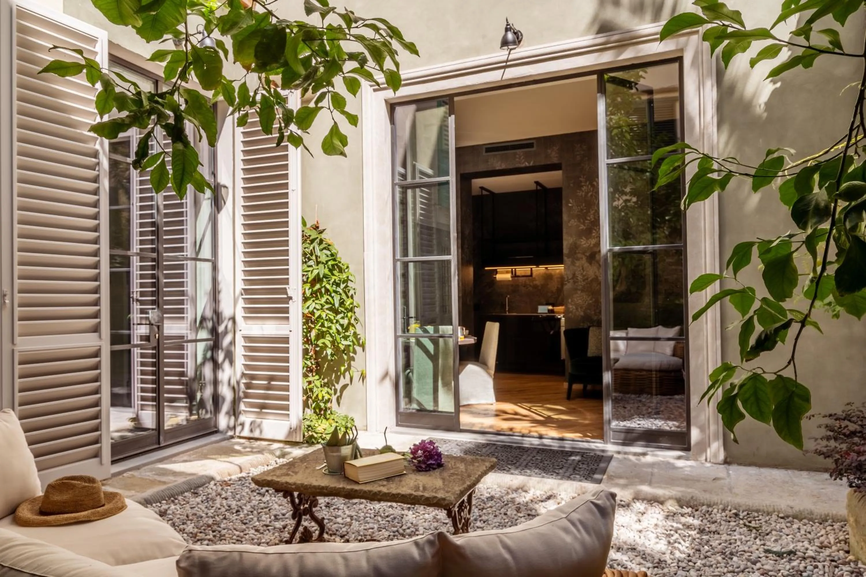 Garden in Oltrarno 1881 Apartments