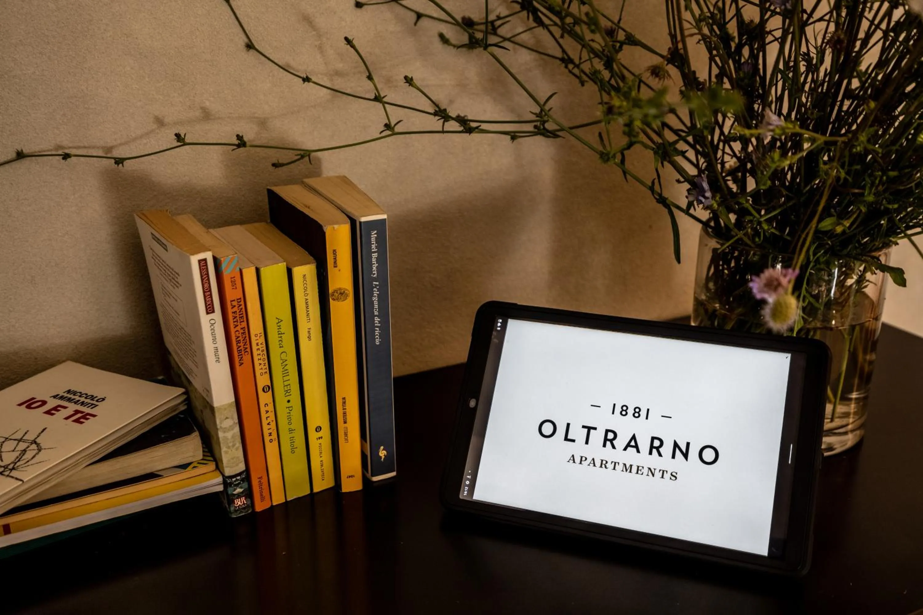 Decorative detail in Oltrarno 1881 Apartments