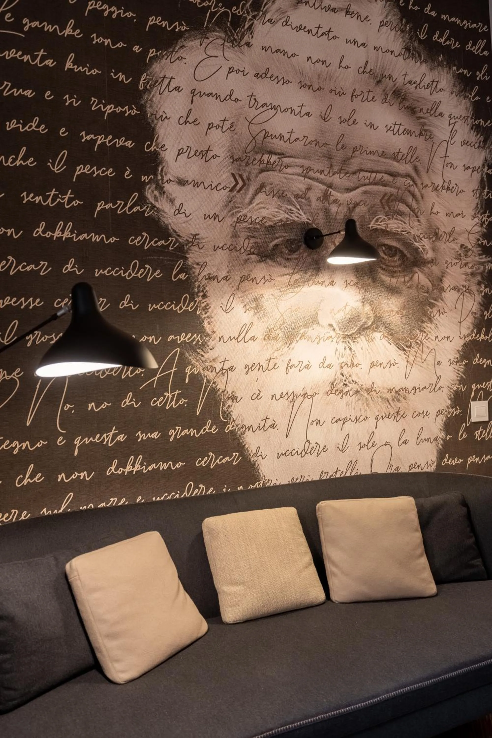 Living room in Oltrarno 1881 Apartments