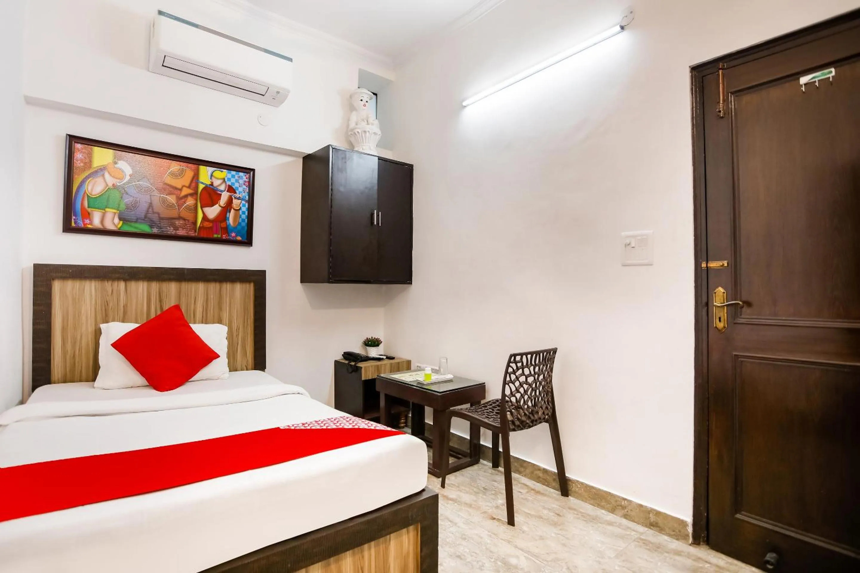 Bedroom in Hotel O SURYA INN