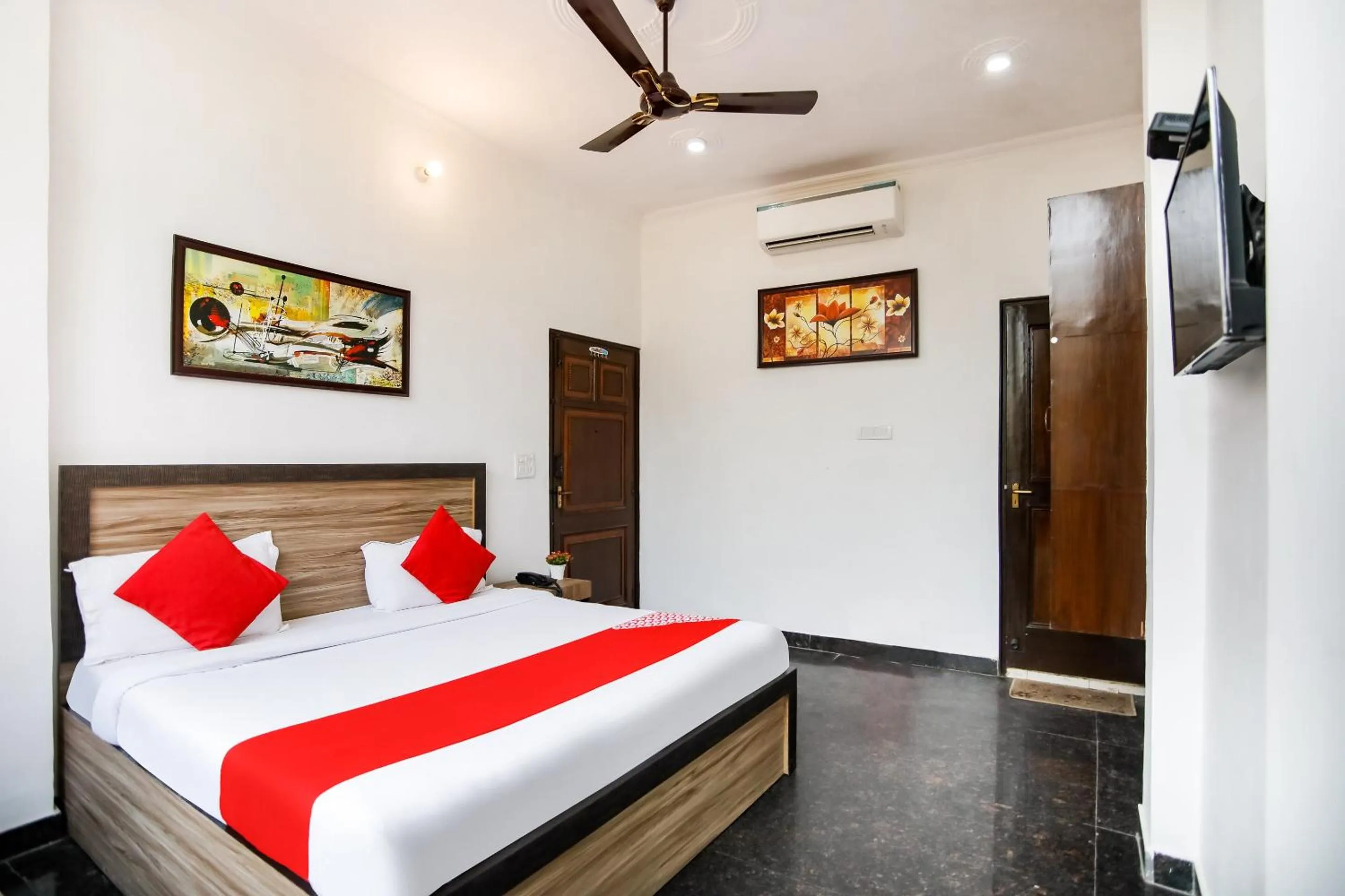 Bedroom in Hotel O SURYA INN