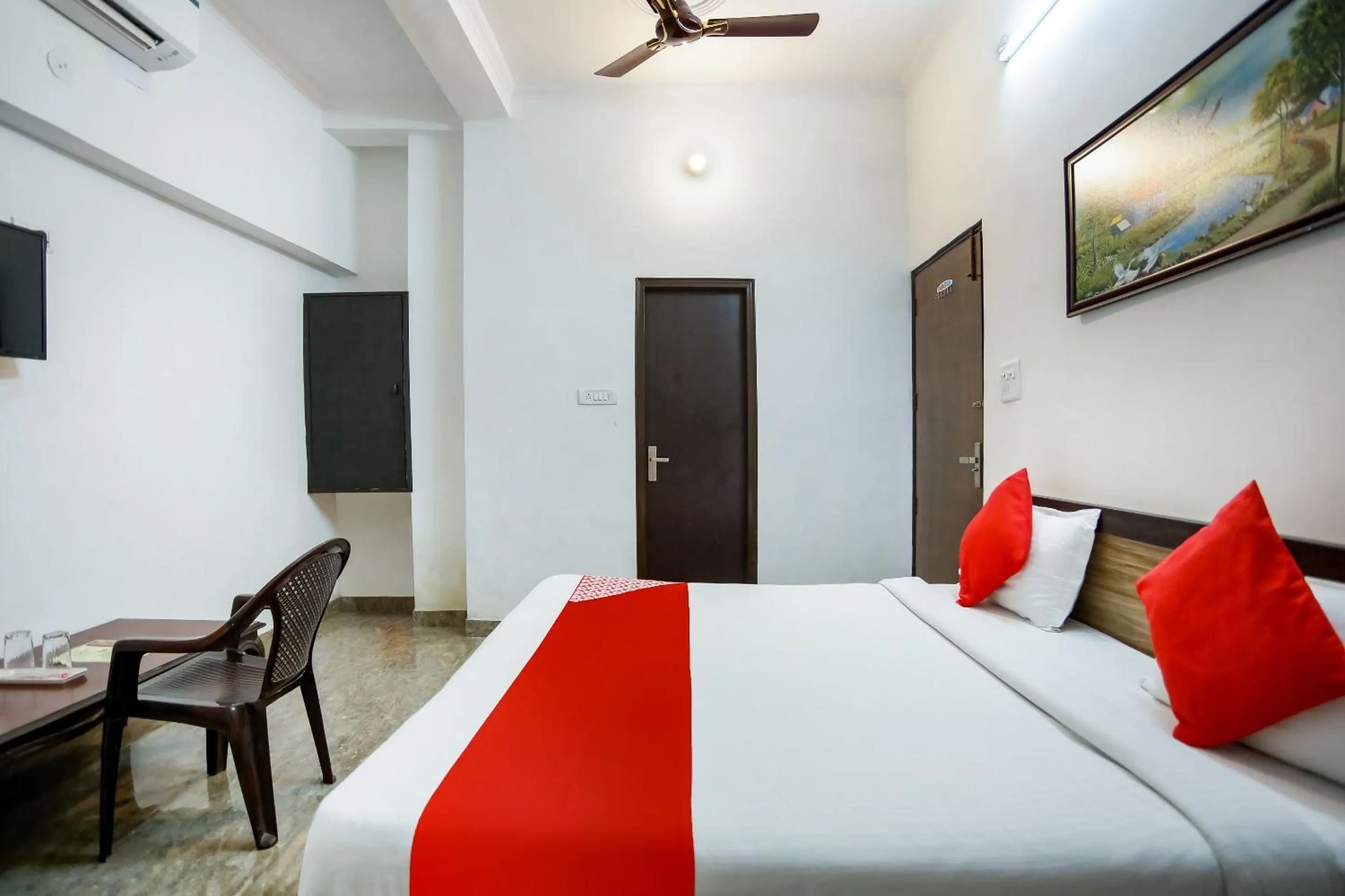 Bedroom in Hotel O SURYA INN