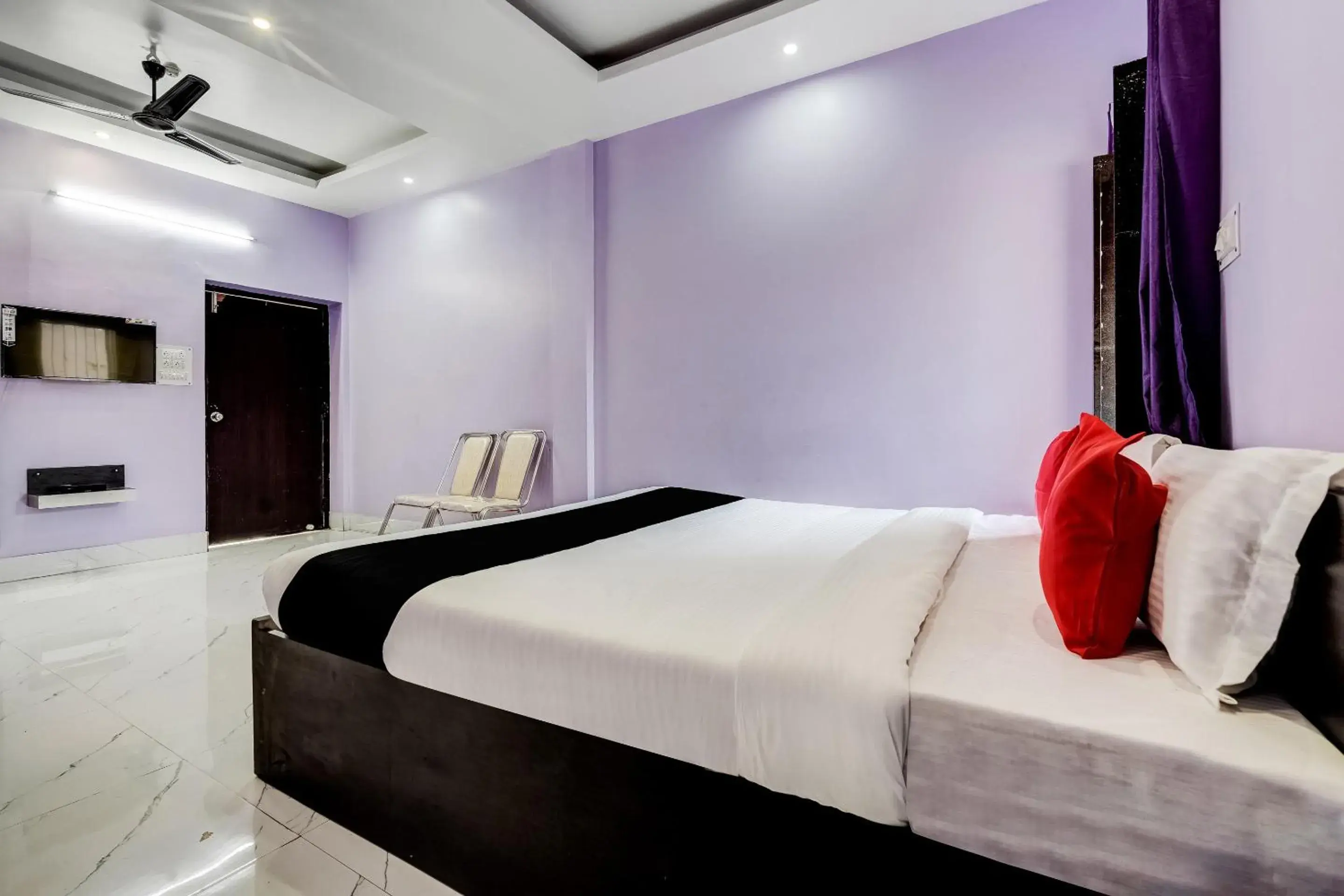 Deluxe Double Room - single occupancy in Super Capital O Gulmohar Marriage Garden Deluxe Double Room - single occupancy in Super Capital O Gulmohar Marriage Garden