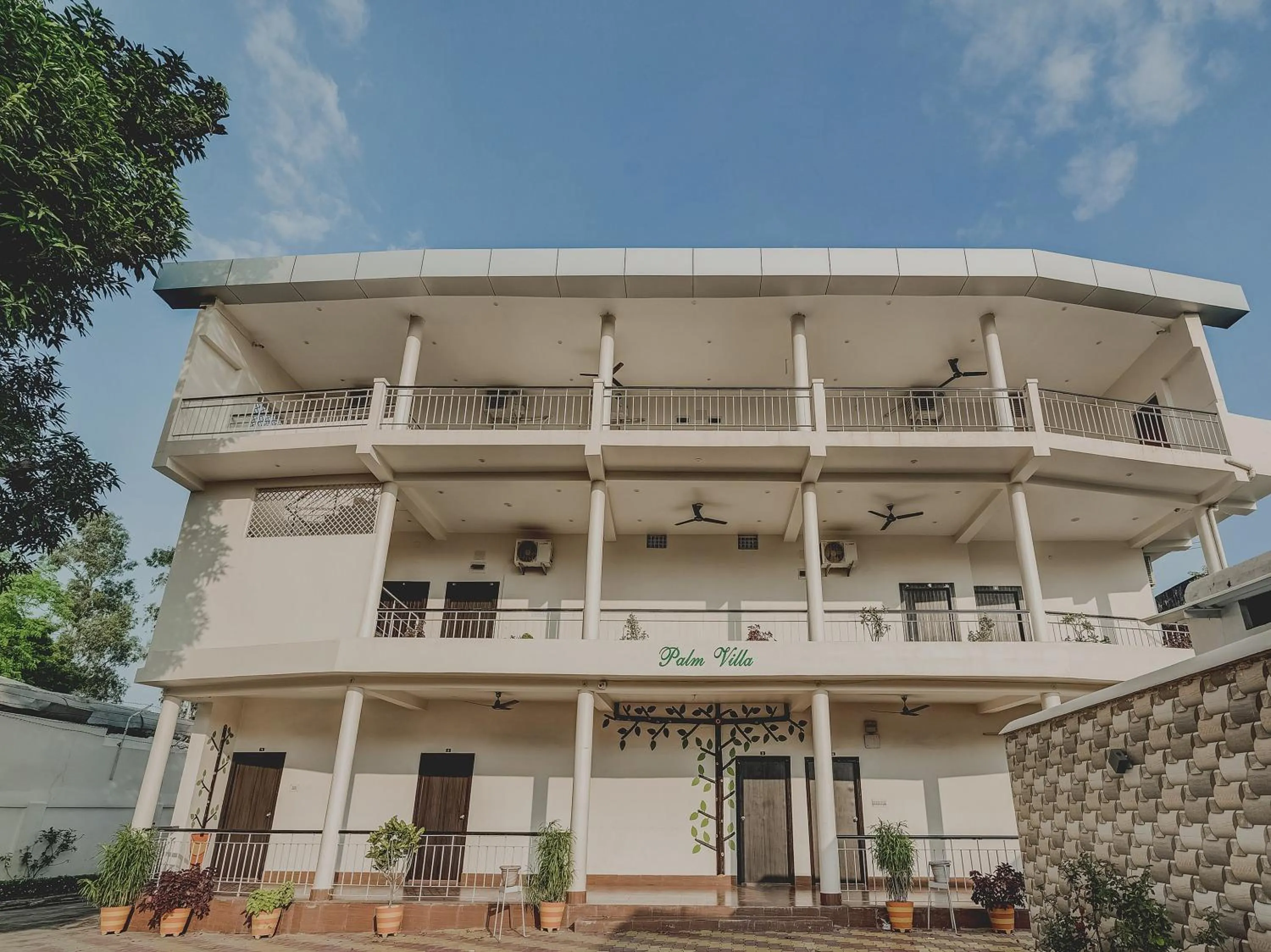 Facade/entrance in Super Capital O Gulmohar Marriage Garden