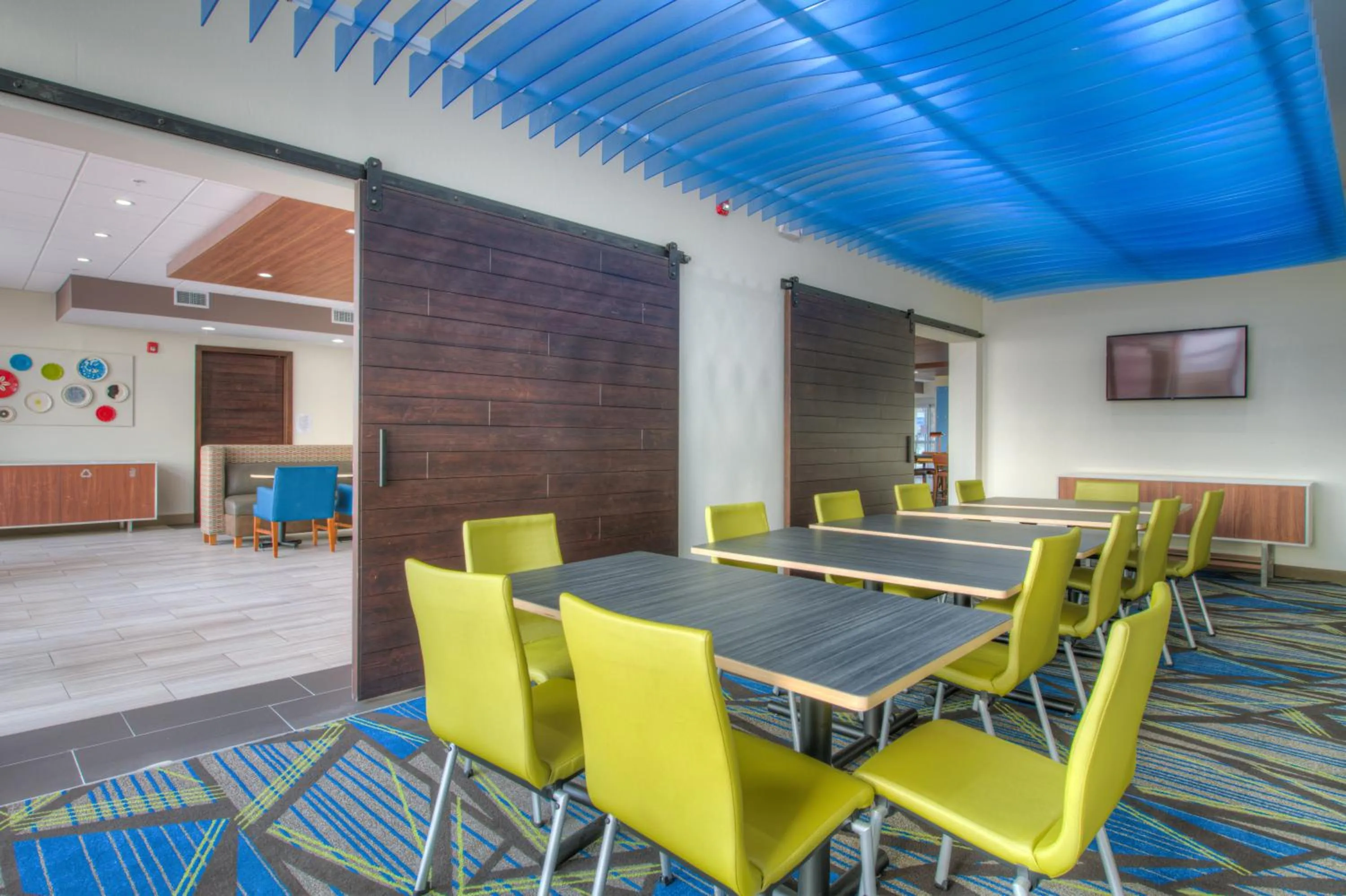 Meeting/conference room in Holiday Inn Express & Suites - Remington by IHG