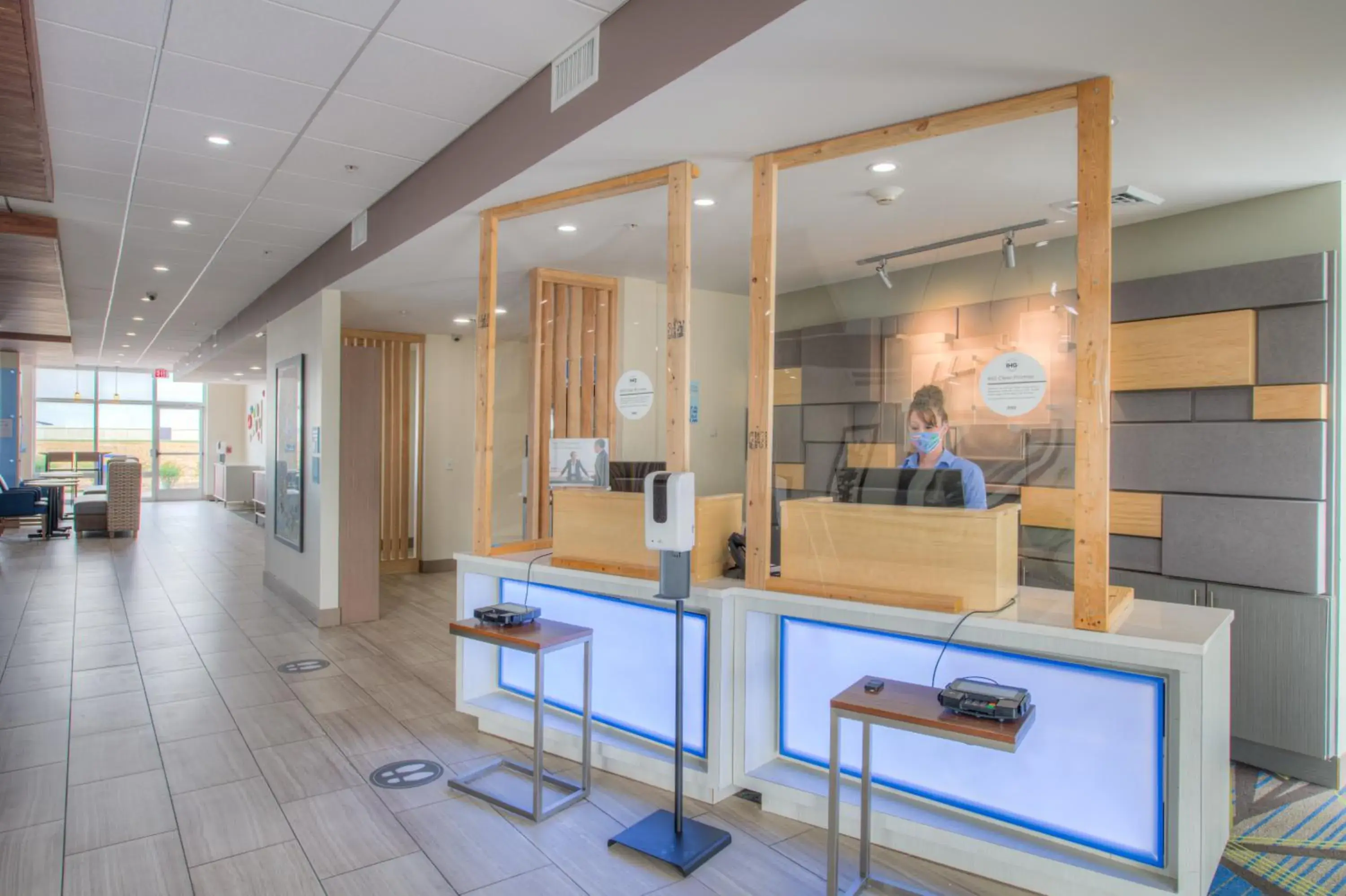 Property building in Holiday Inn Express & Suites - Remington by IHG Property building in Holiday Inn Express & Suites - Remington by IHG