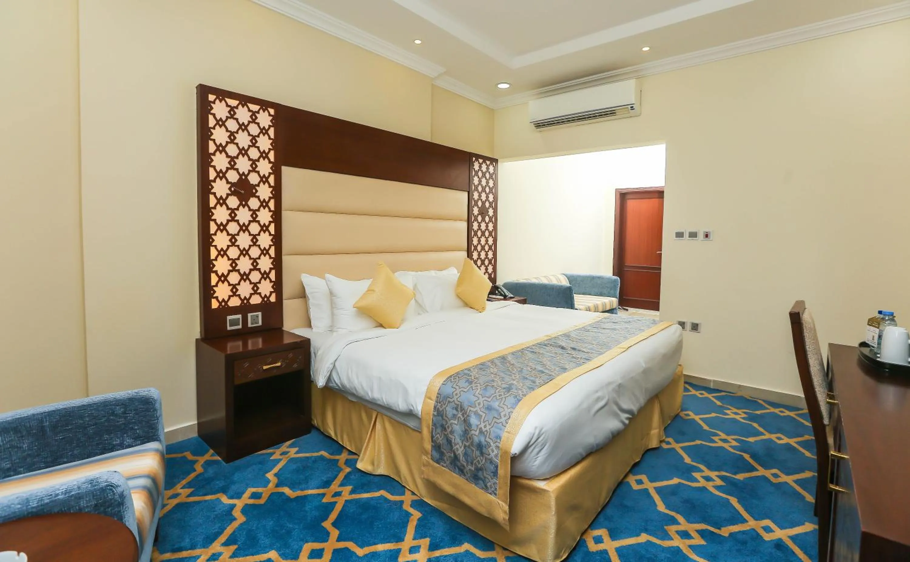 Bed in Jeddah Oasis Hotel