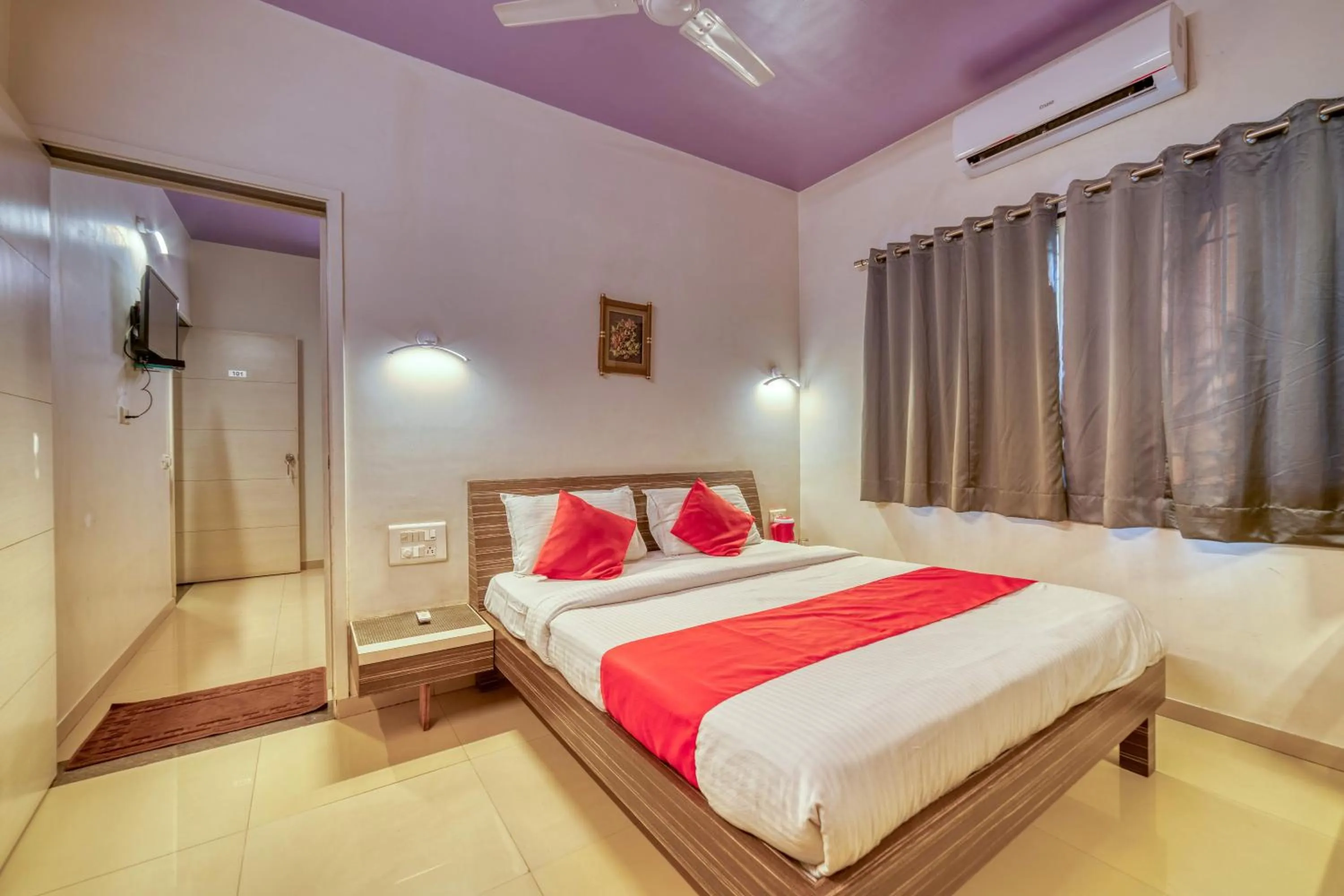 Photo of the whole room, Bed in Hotel Grand Ashwin