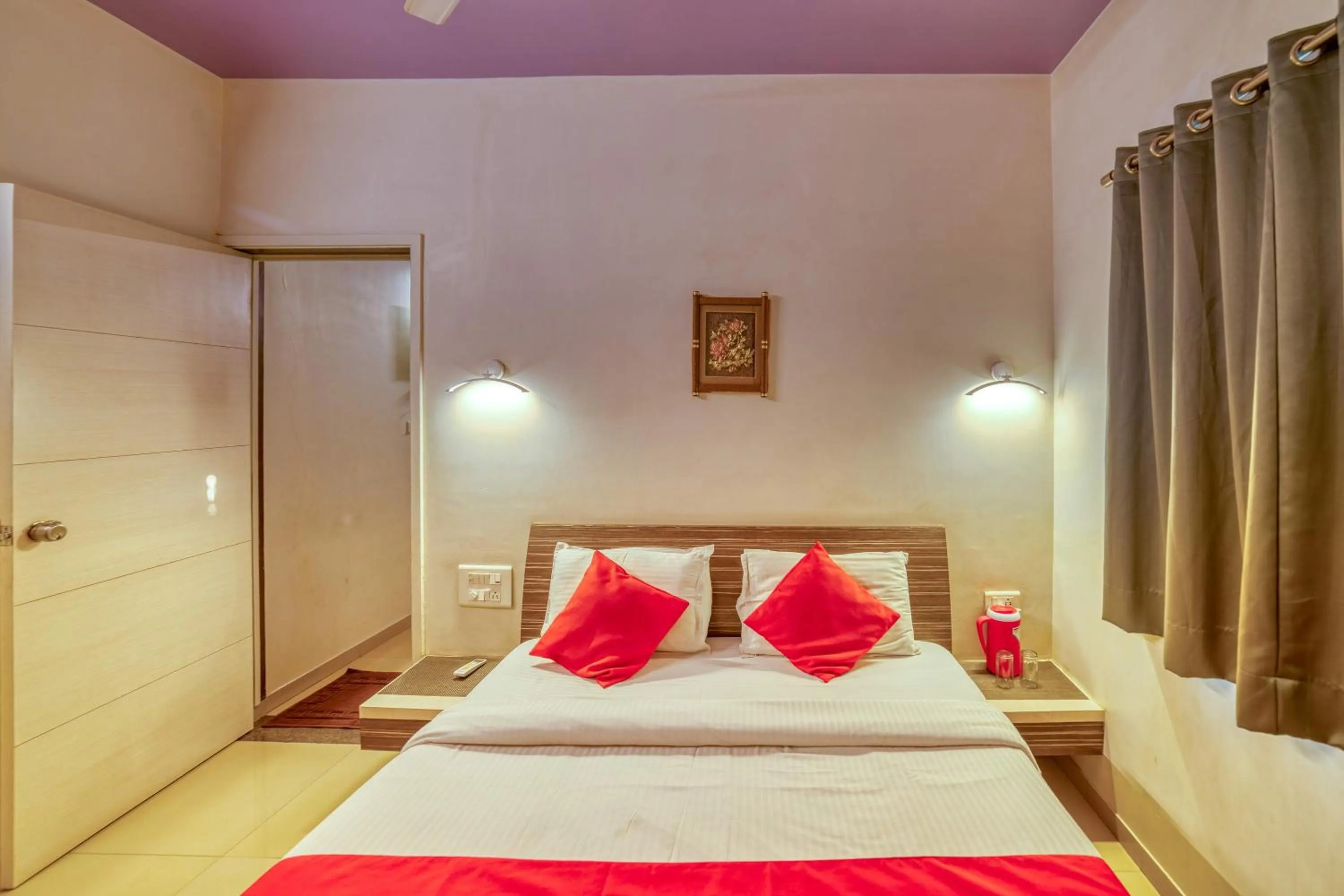 Photo of the whole room, Bed in Hotel Grand Ashwin