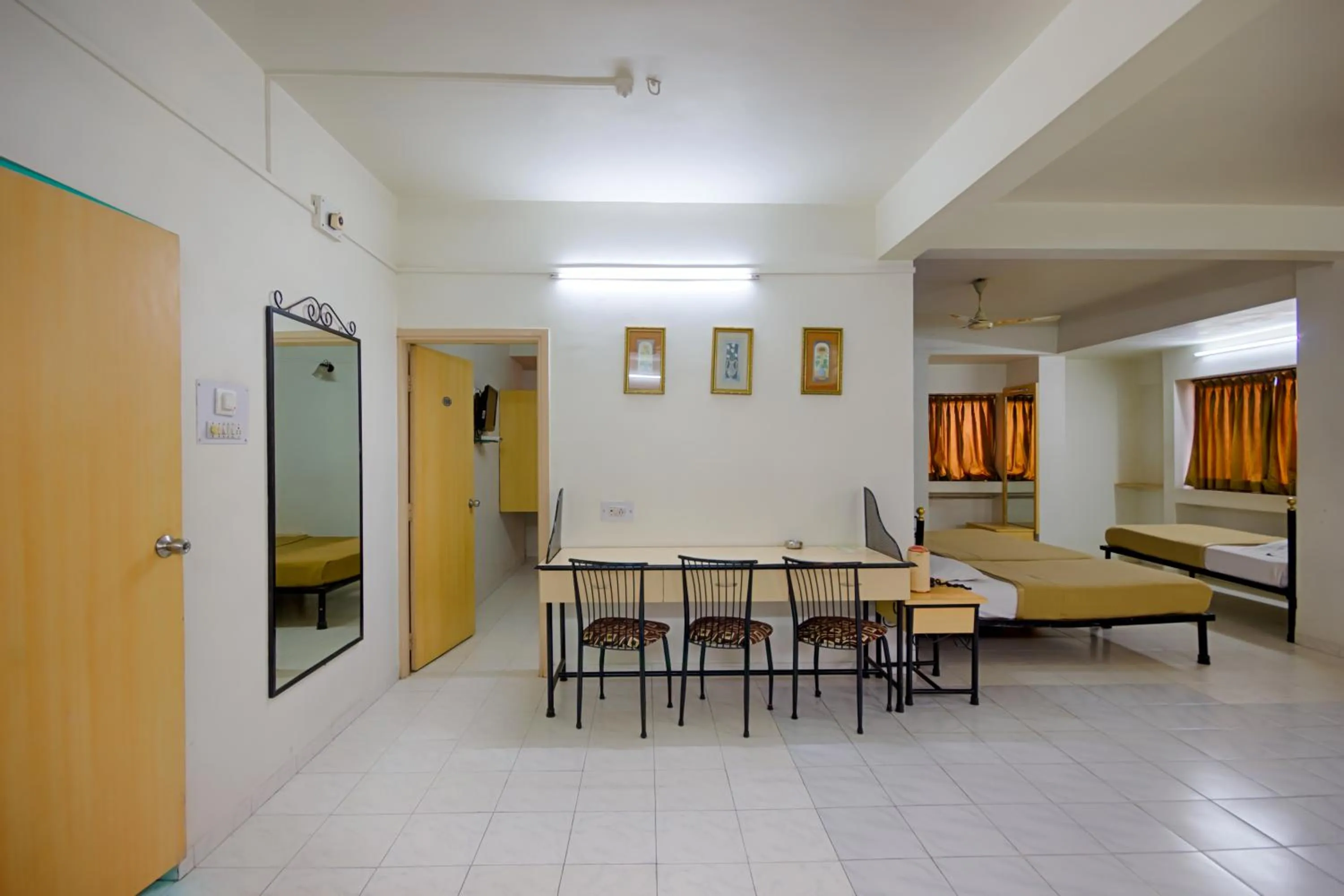 Photo of the whole room in Hotel Grand Ashwin