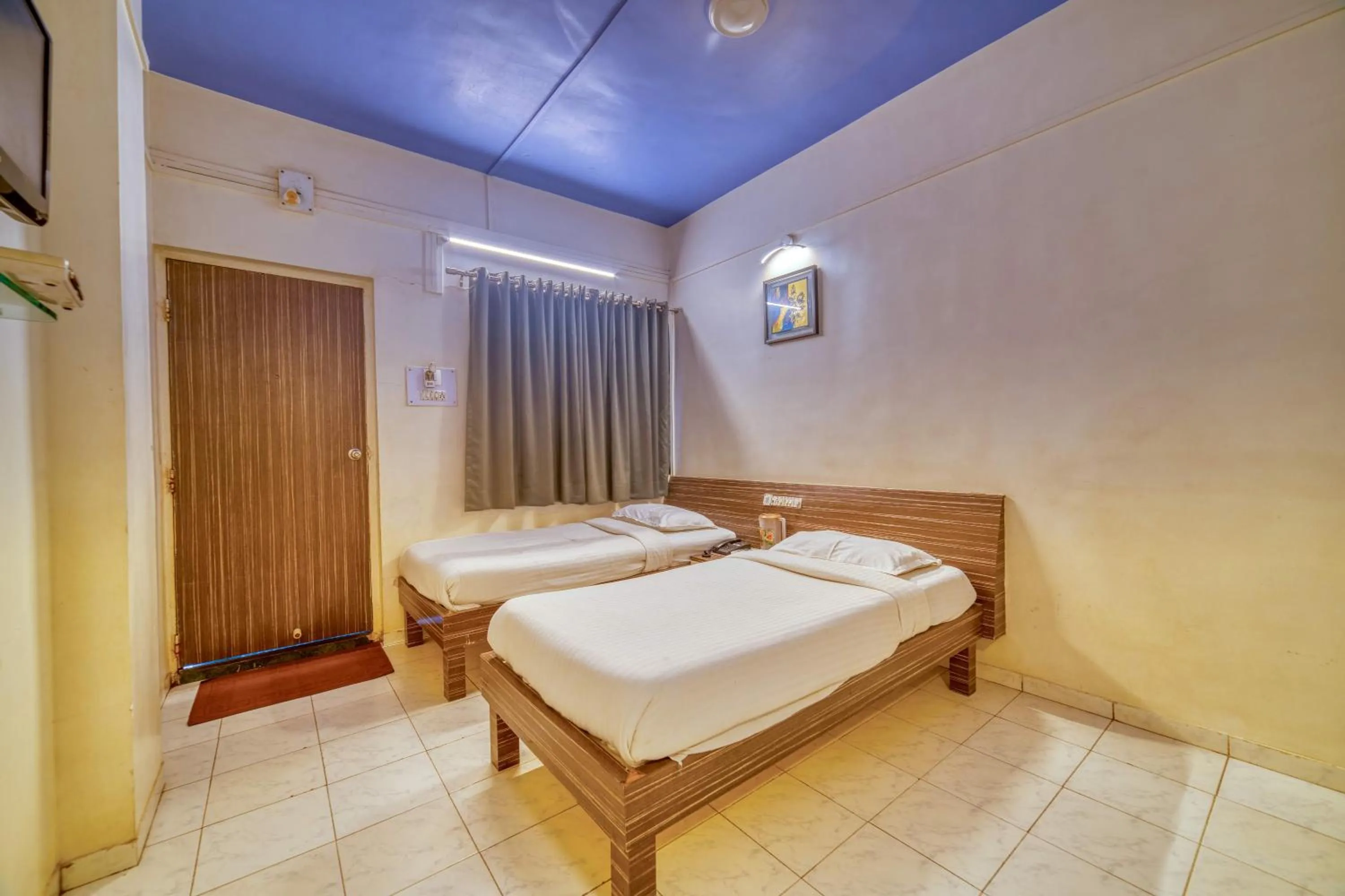 Photo of the whole room, Bed in Hotel Grand Ashwin