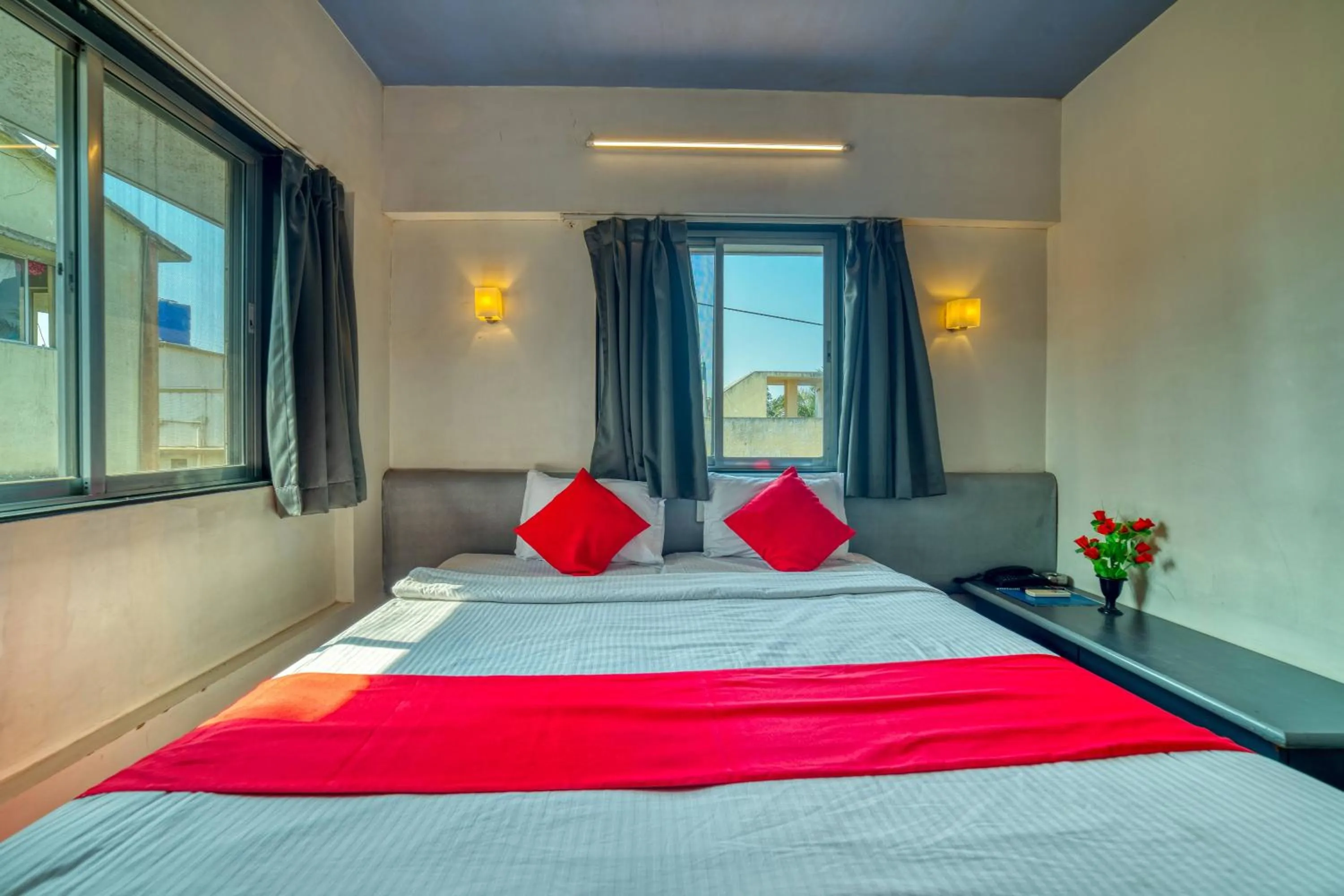 Bed in Hotel Grand Ashwin