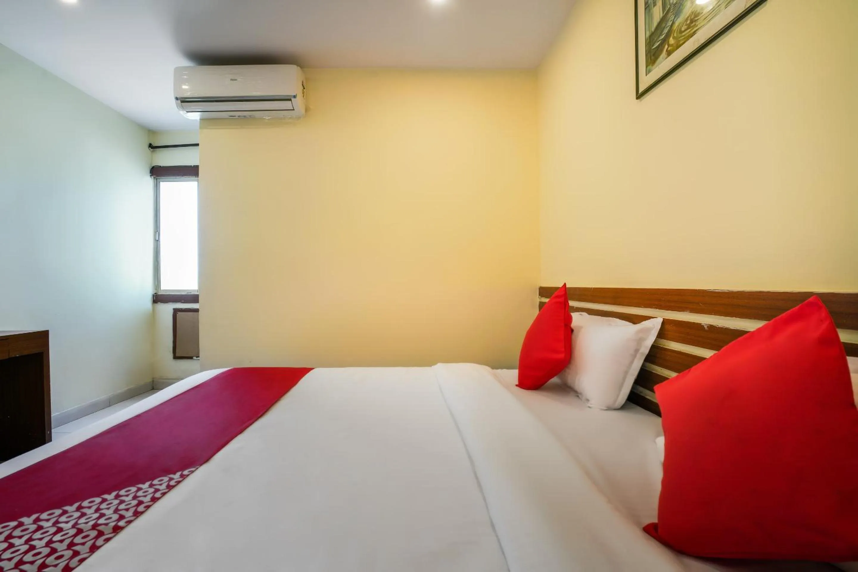 Bedroom in Hotel O Pariwar Inn