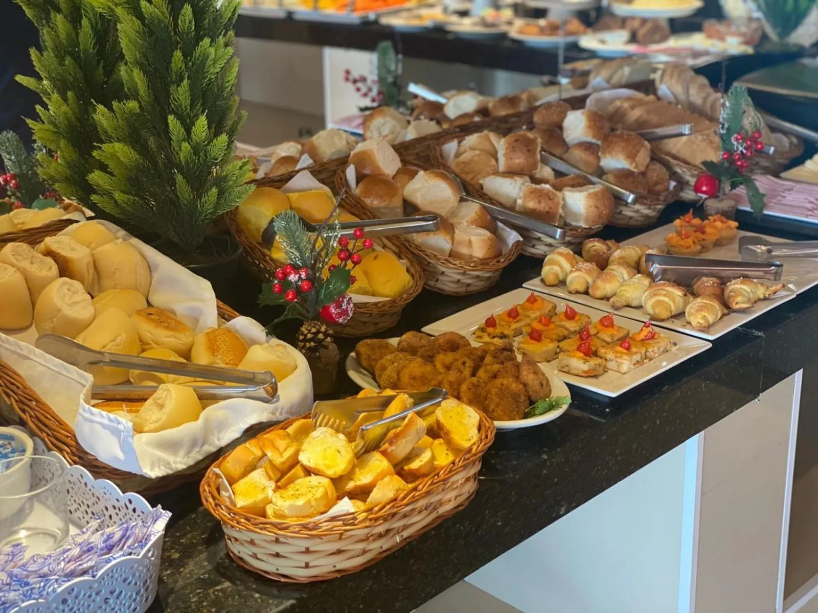 Food and drinks in Farol Plaza Hotel