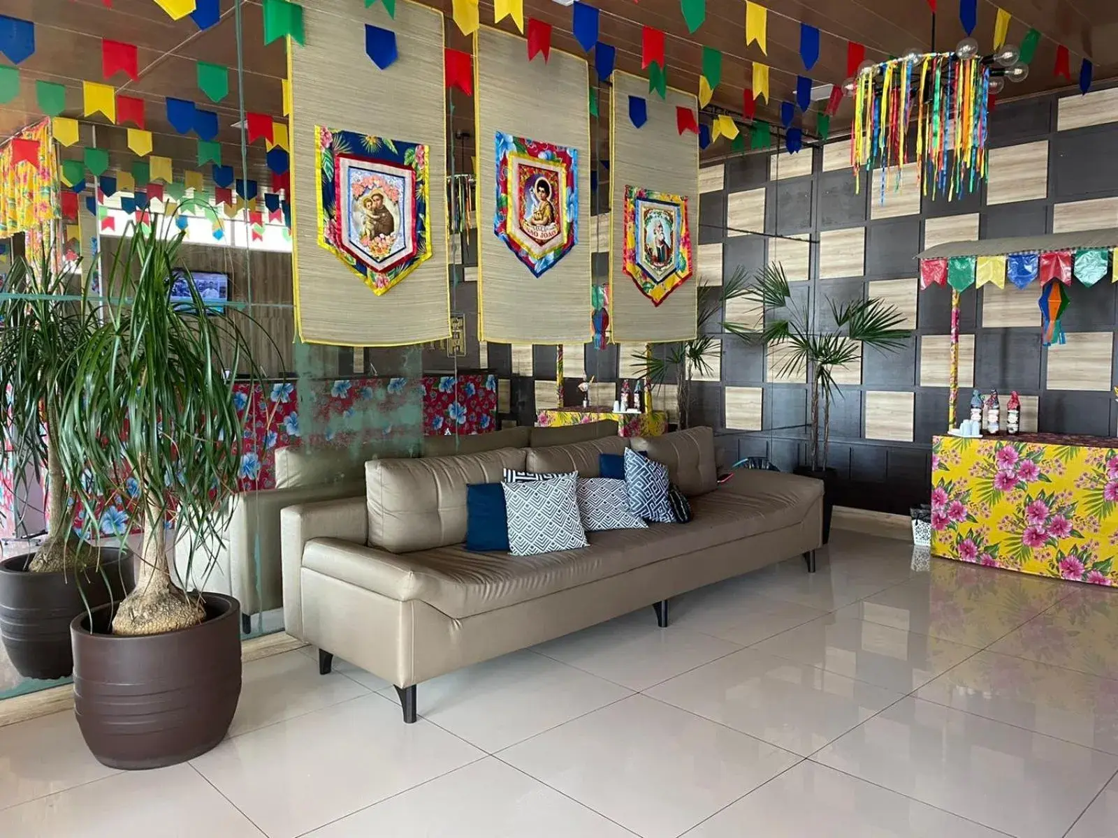 Living room in Farol Plaza Hotel Living room in Farol Plaza Hotel